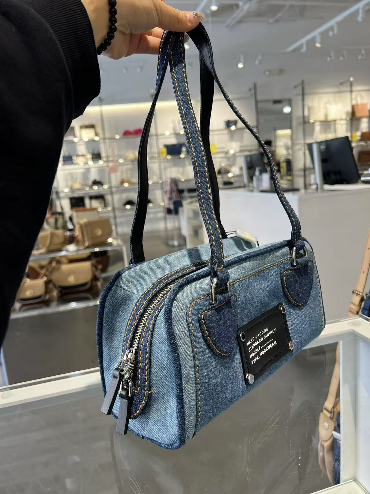 【預購】Marc Jacobs G042310 牛仔手挽單肩袋