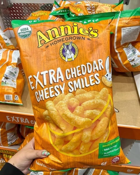 【預購】Annie's G042316 Extra Cheddar Cheesy Smiles 零食