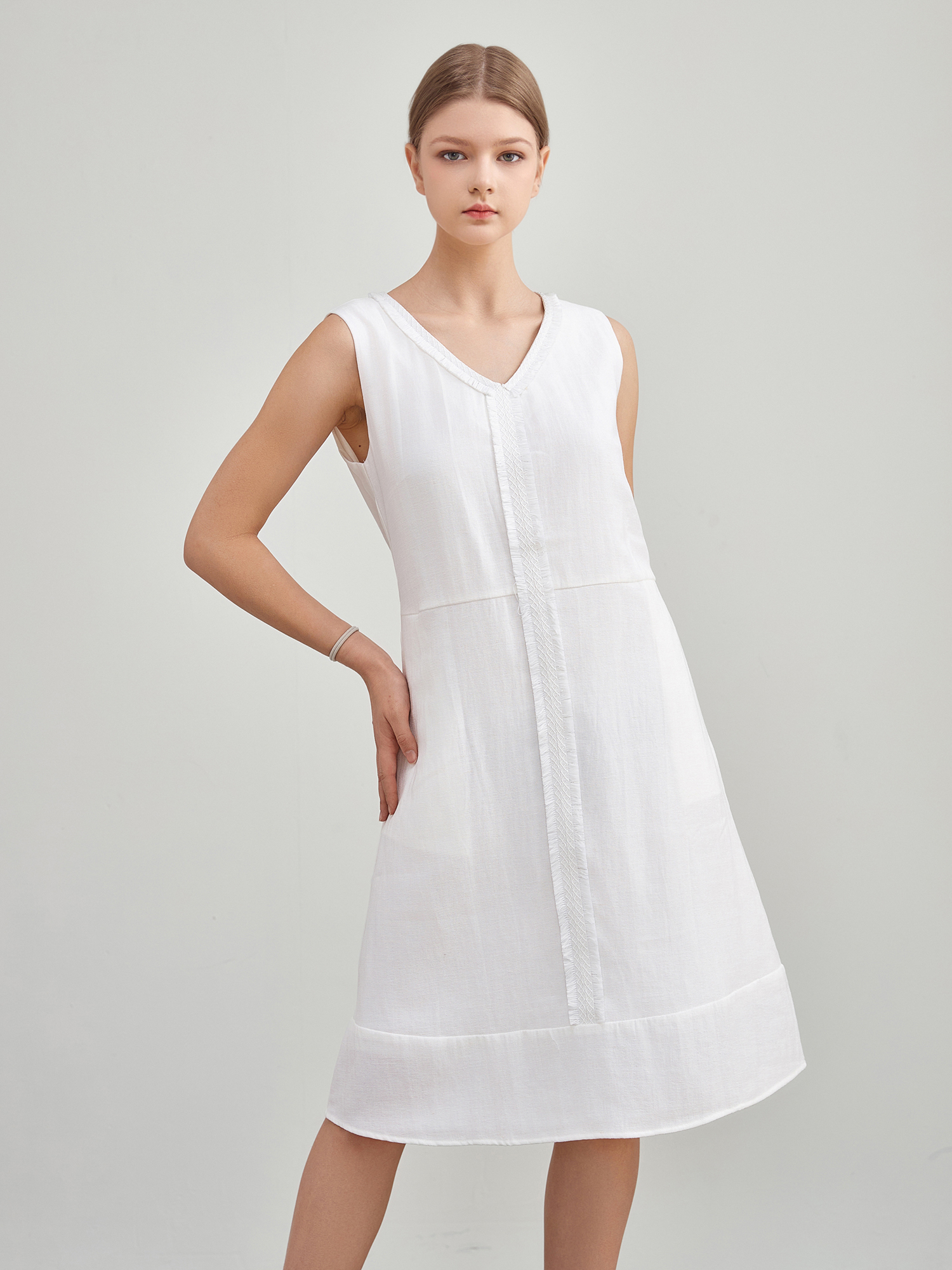 mi-tu V领背心連身裙