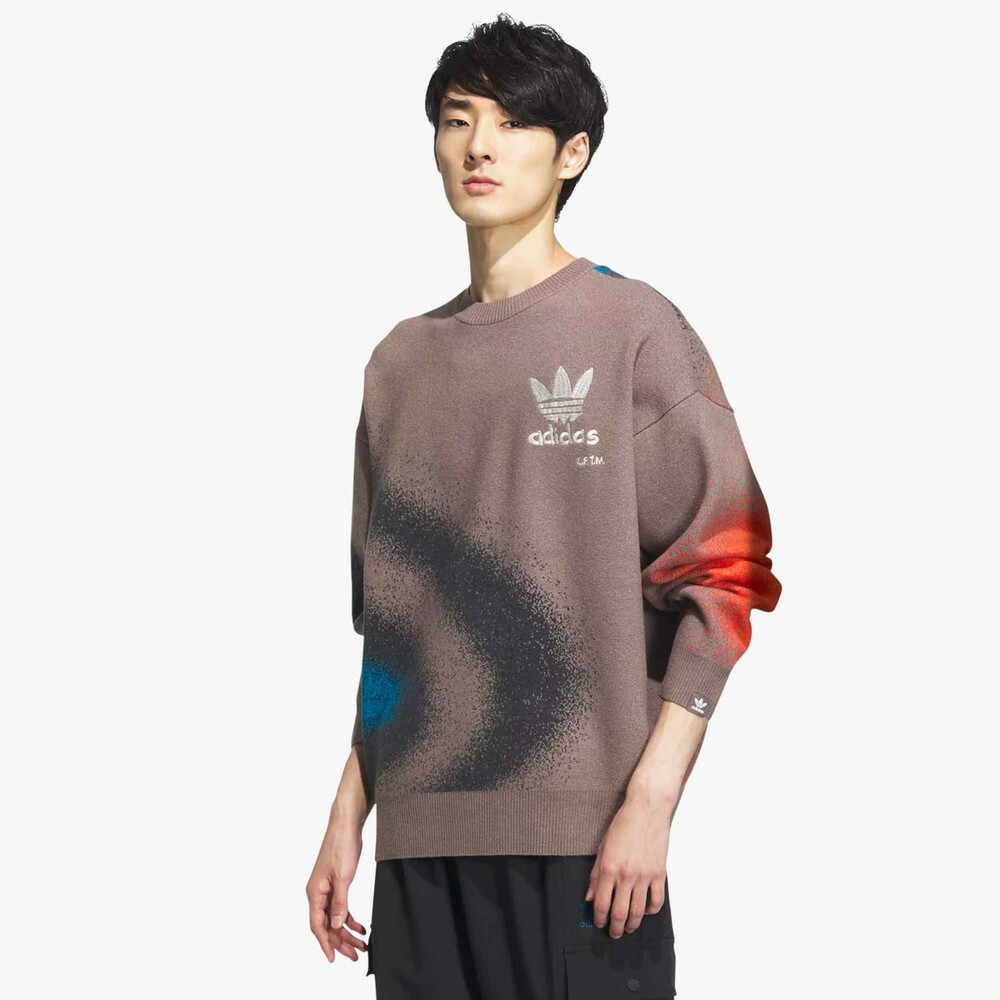【 adidas x SFTM SWEATER 聯名款彩色噴漆毛衣 - 棕灰 】