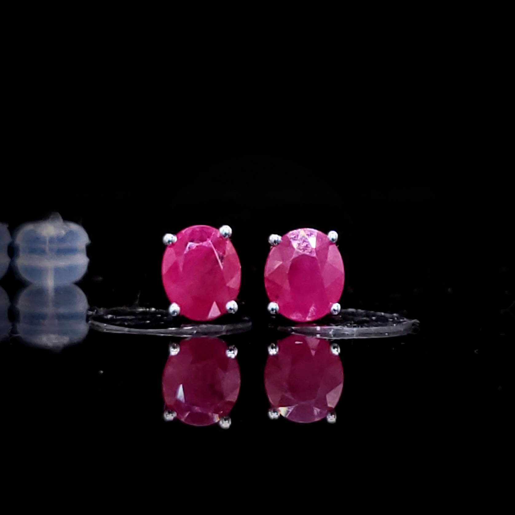 全新18K白金【主石1卡28份紅寶石】耳環