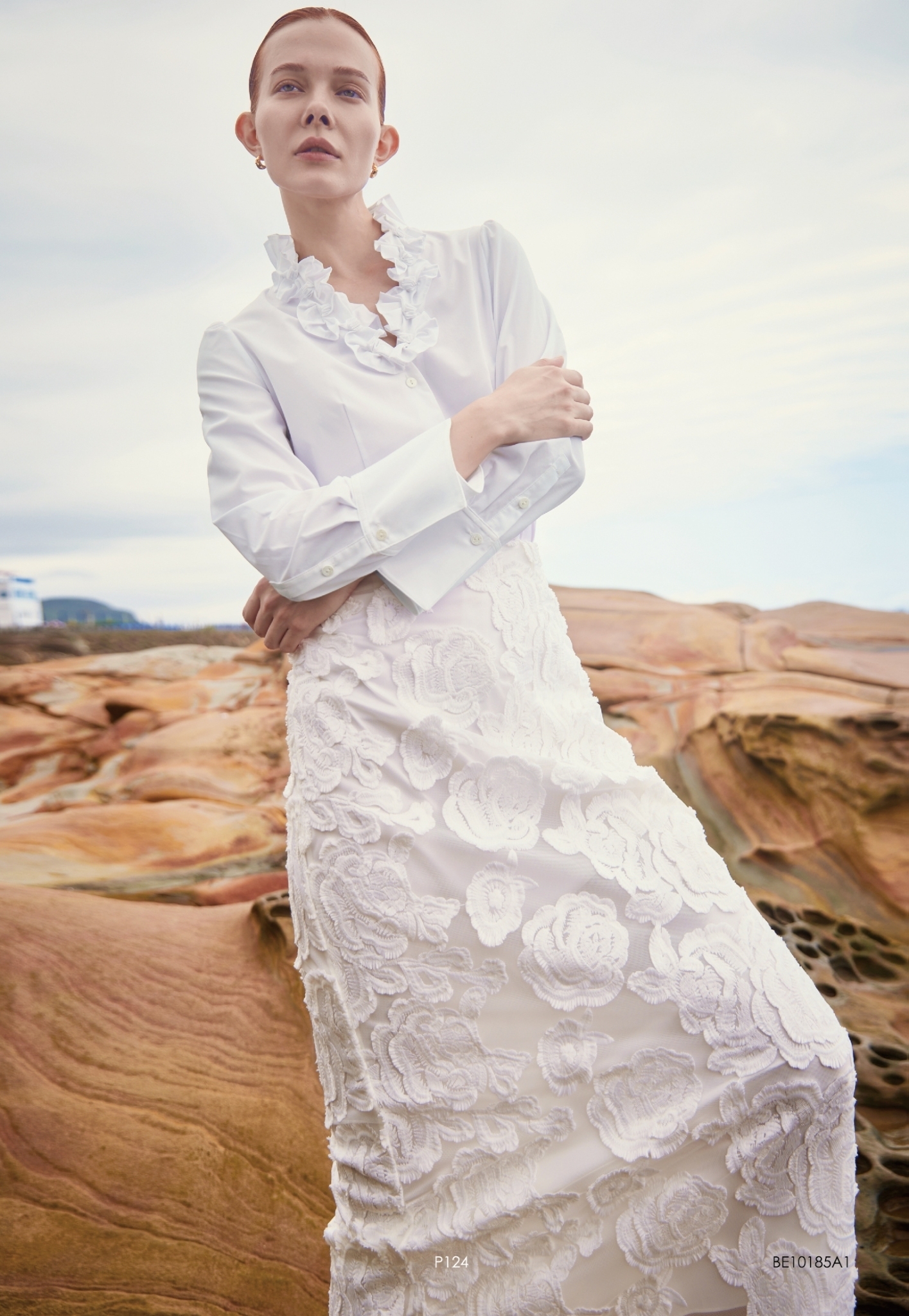 BE10185A1 浪漫婚禮花邊領口襯衫