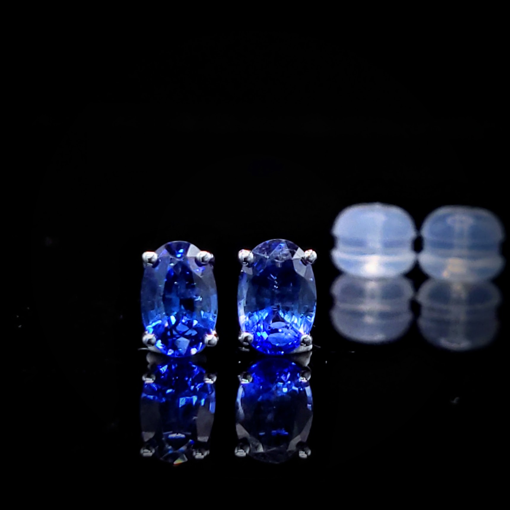 全新18K白金【主石1卡24份藍寶石】耳環