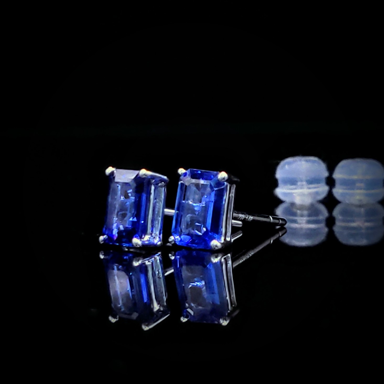 全新18K白金【主石1卡66份藍寶石】耳環