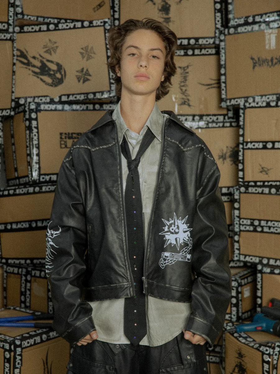 BLACK8MOB 流星錘印花Logo 立體鉚釘 寬鬆短版 皮衣外套