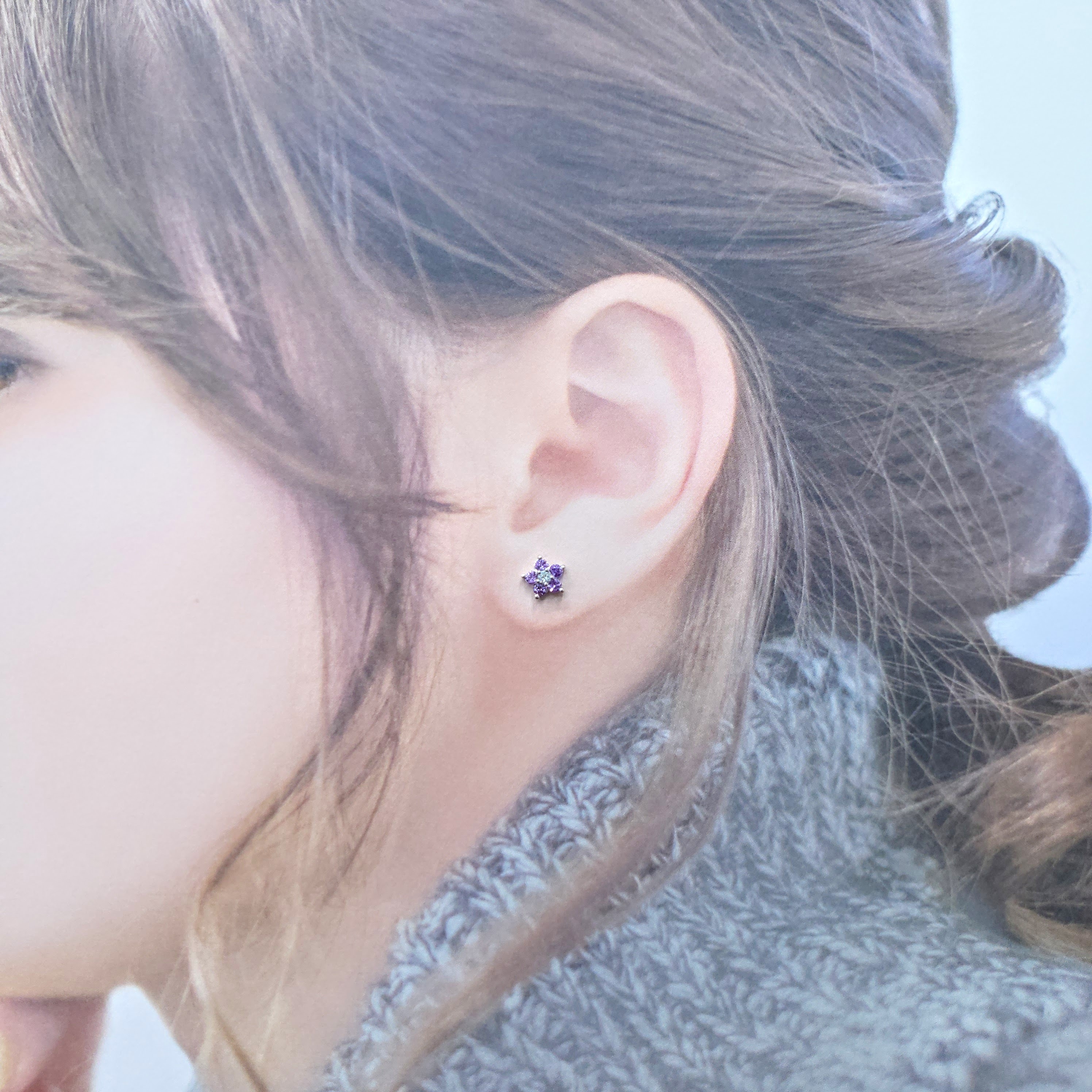 全新18K白金52份紫藍寶配8份小鑽耳環