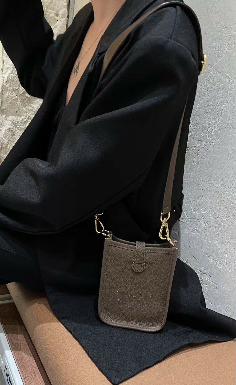 【33691H牌evelyne手機包】