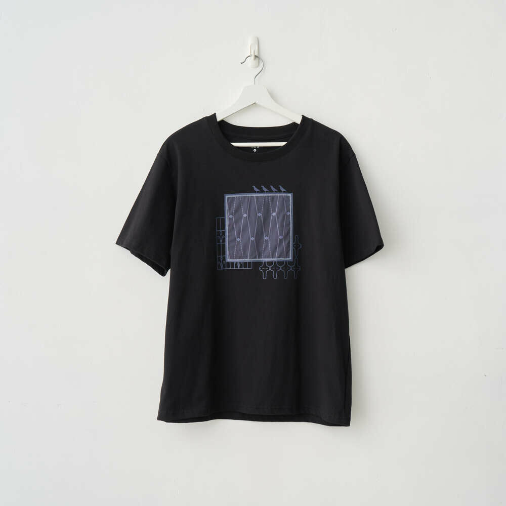 Frame T-Shirt/Old Iron Window Frame No. 3/Midnight Blue/Black
