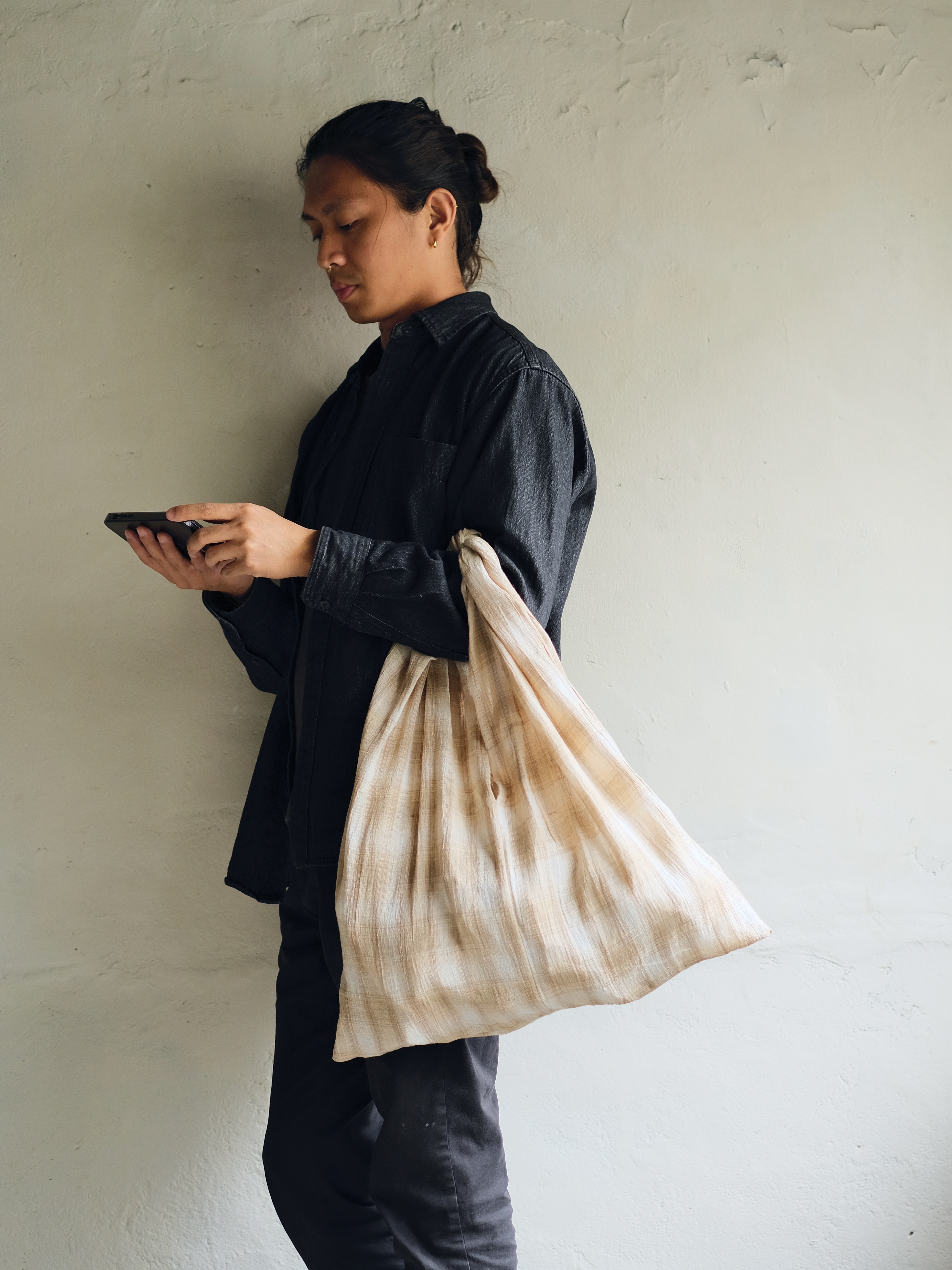 步野 Wild Fabric 扭結三角包
