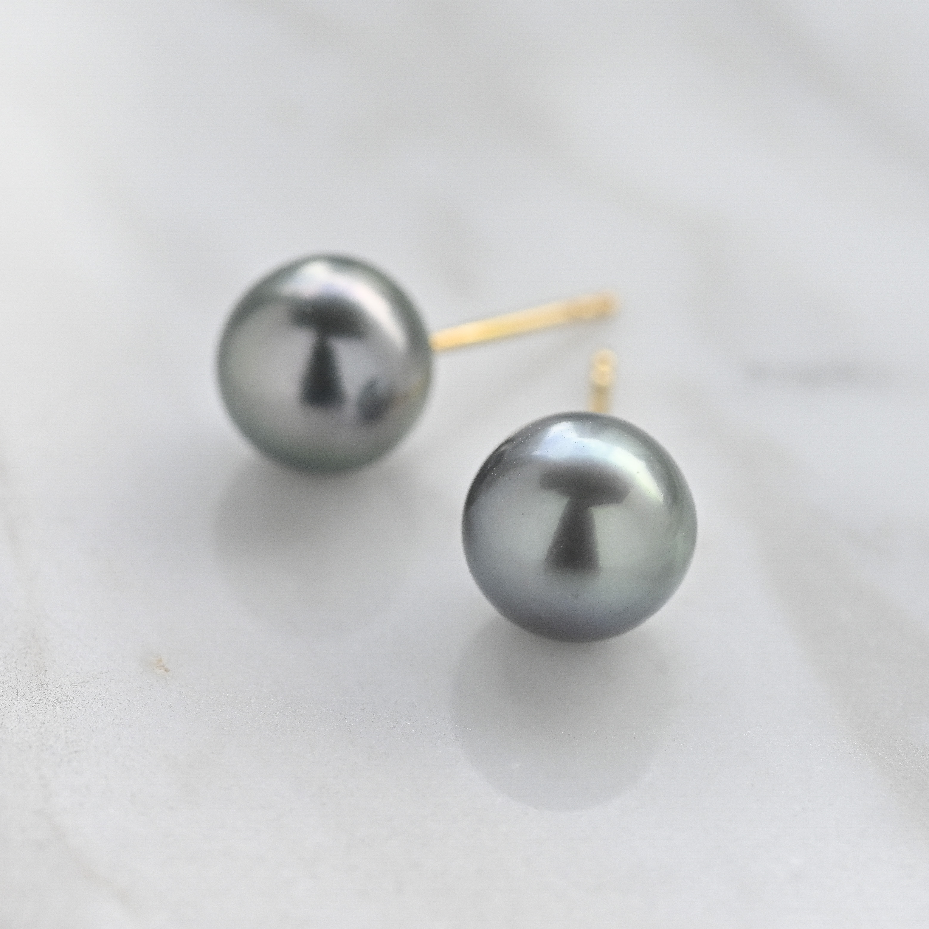 18K 8.5mm Tahitian Pearls Earrings