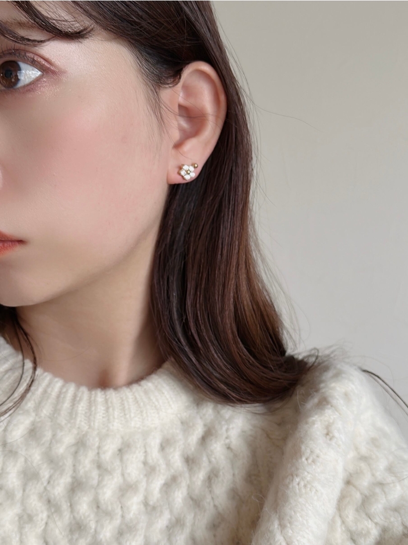 SS shiny flower pierce