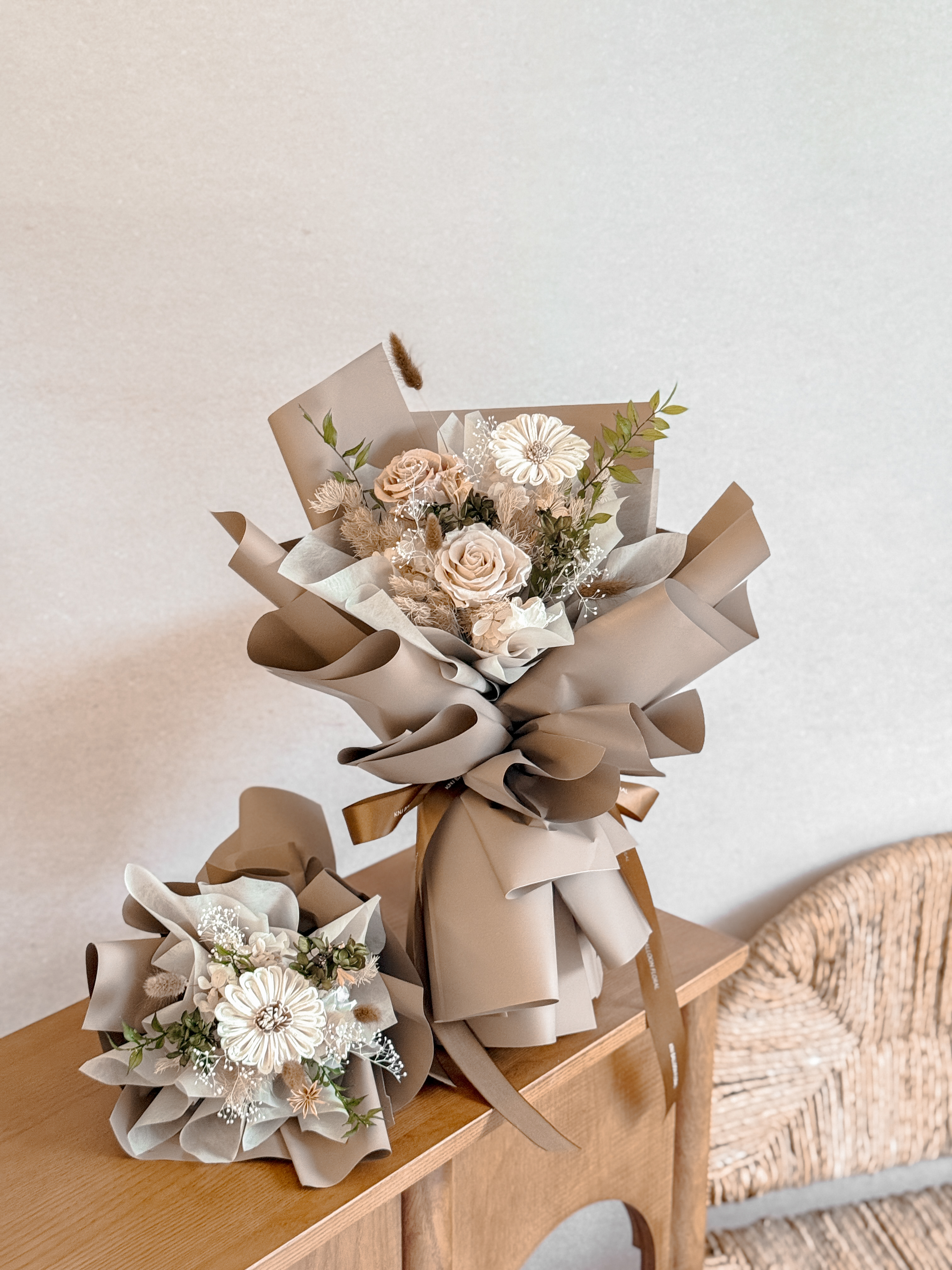 慕斯摩卡畢業永生花束