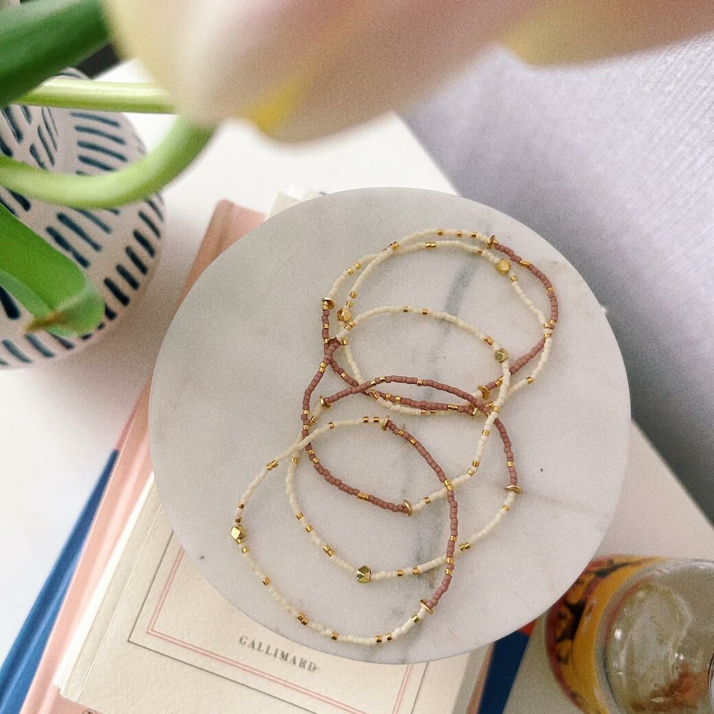 藕紫點金 | 細條串珠手鍊