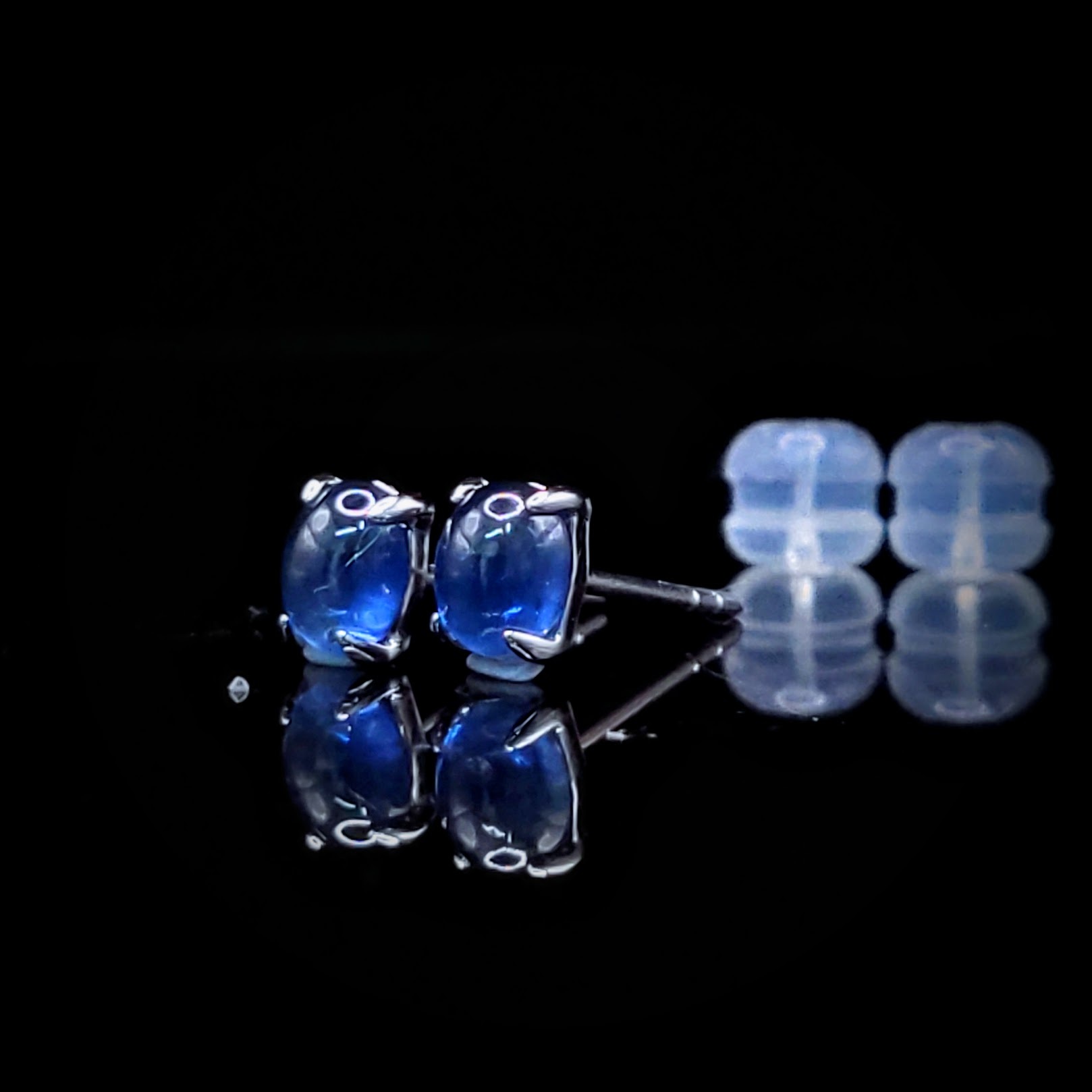 全新18K白金【主石1卡32份藍寶石】耳環