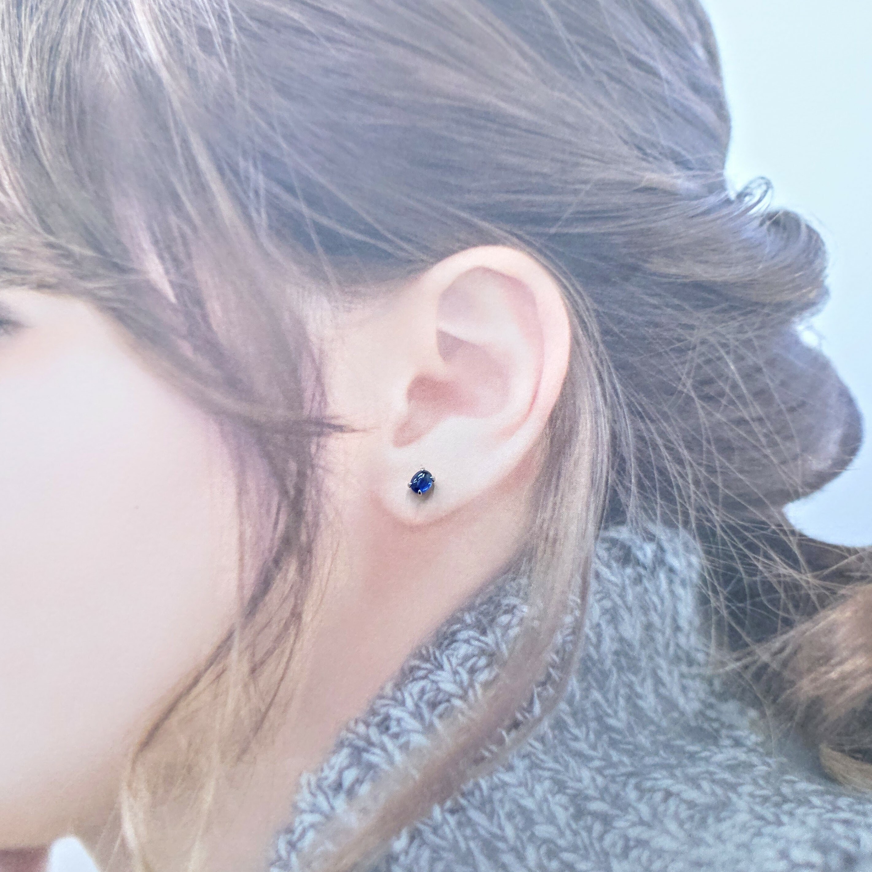 全新18K白金【主石1卡32份藍寶石】耳環