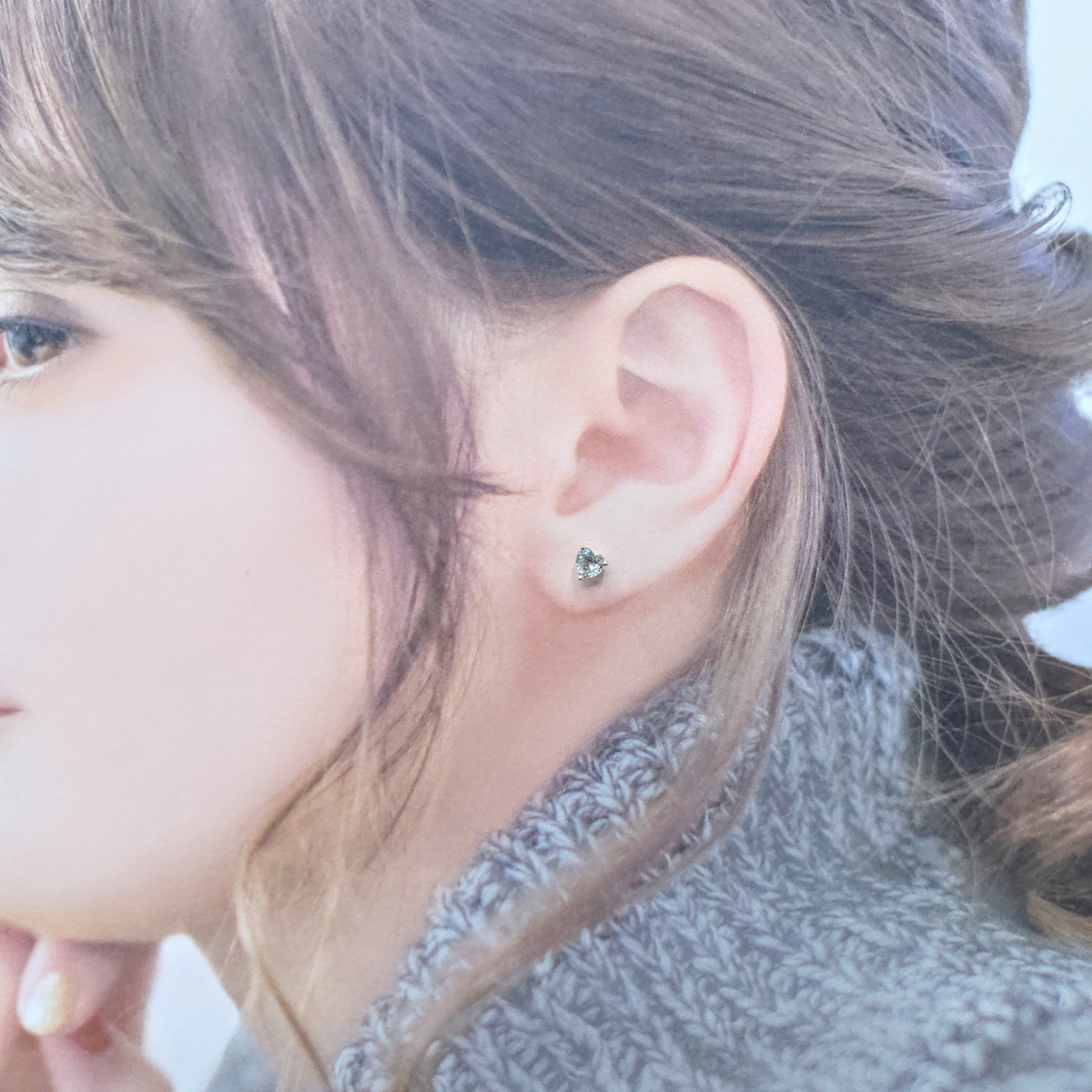 18K White Gold 1.15ct Greenish Sapphire Earrings