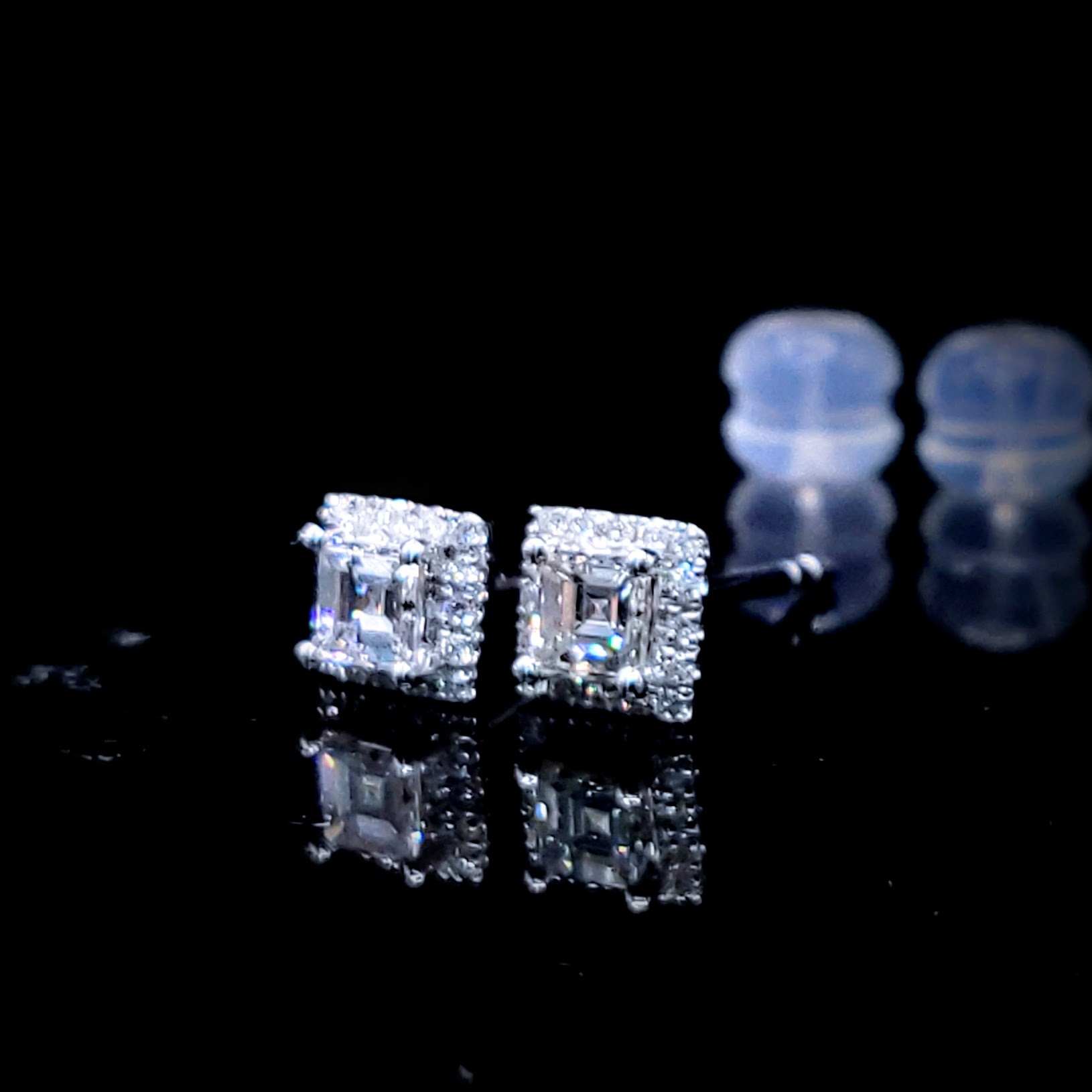 全新18K白金【主石42份方形鑽石】配小鑽共52份鑽石耳環