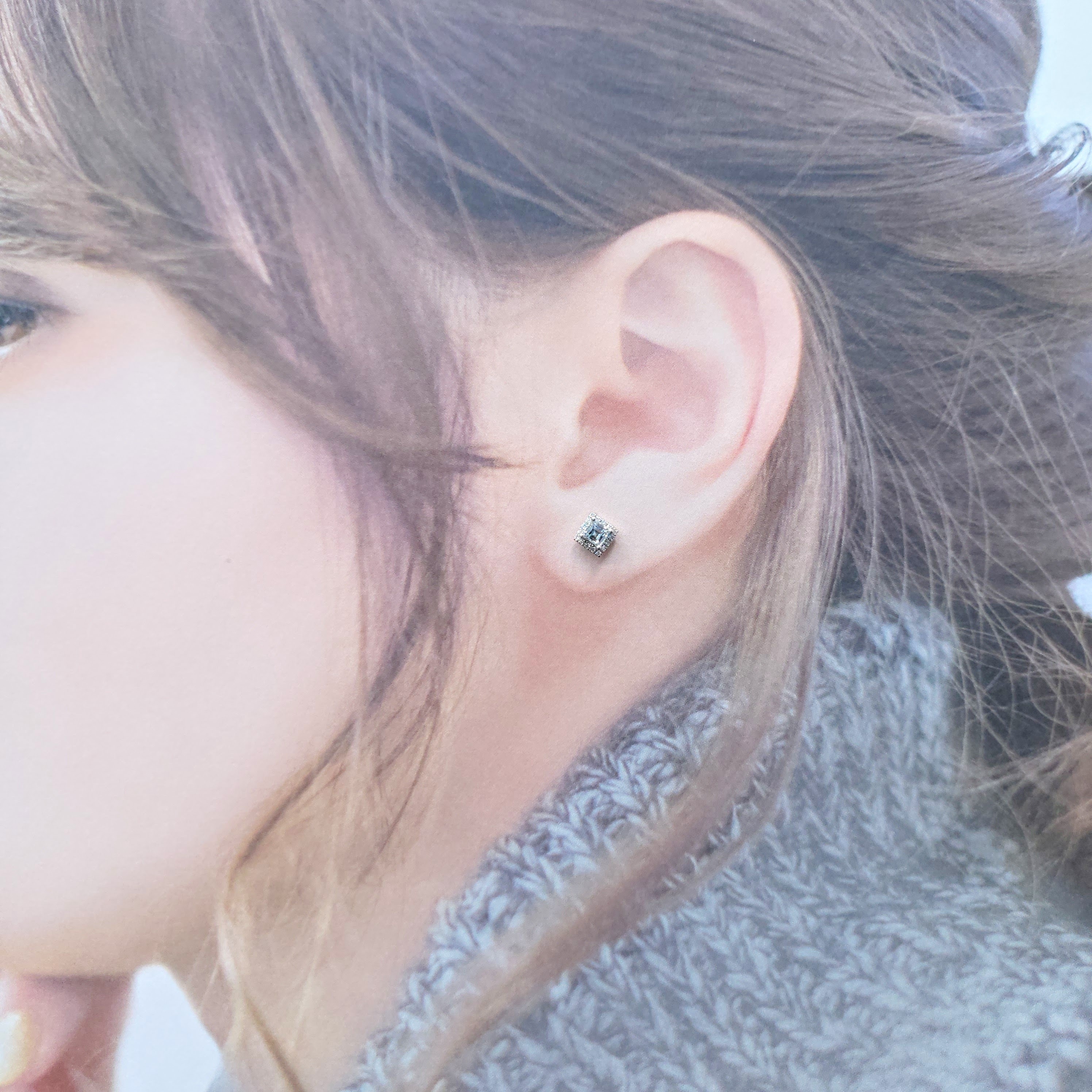 全新18K白金【主石42份方形鑽石】配小鑽共52份鑽石耳環