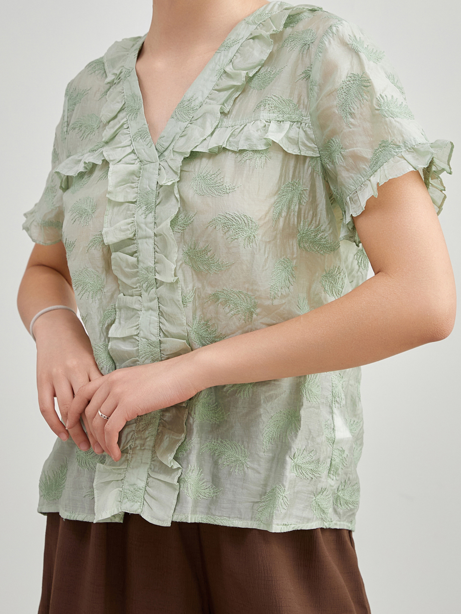 mi-tu 荷葉邊印花V領上衣