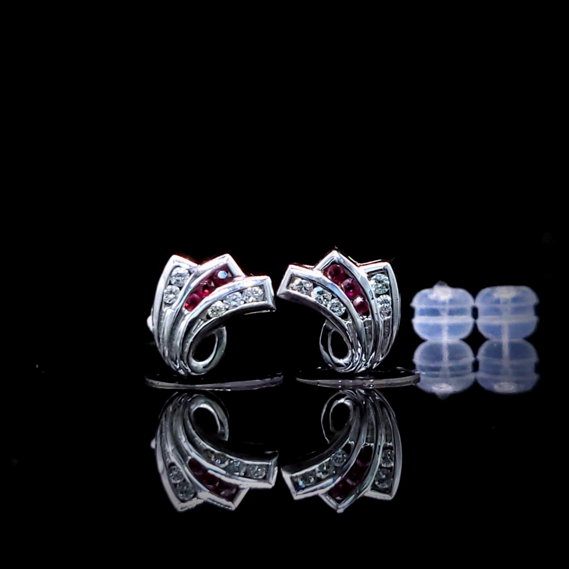 全新18K白金10份紅寶石配12份小鑽耳環