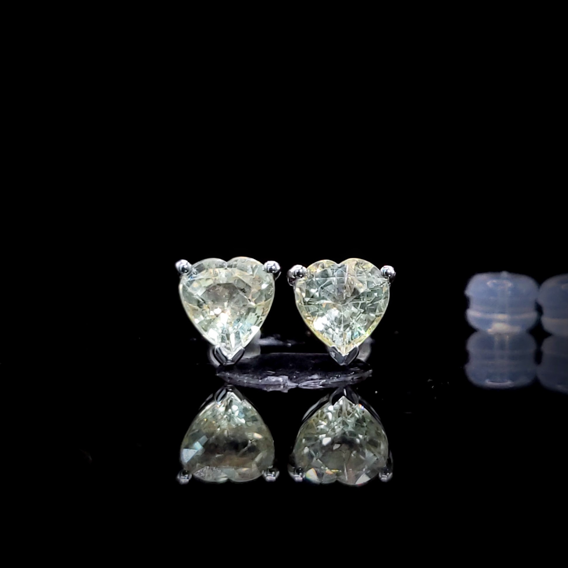 全新18K白金【主石1卡93份淺黃藍寳】耳環