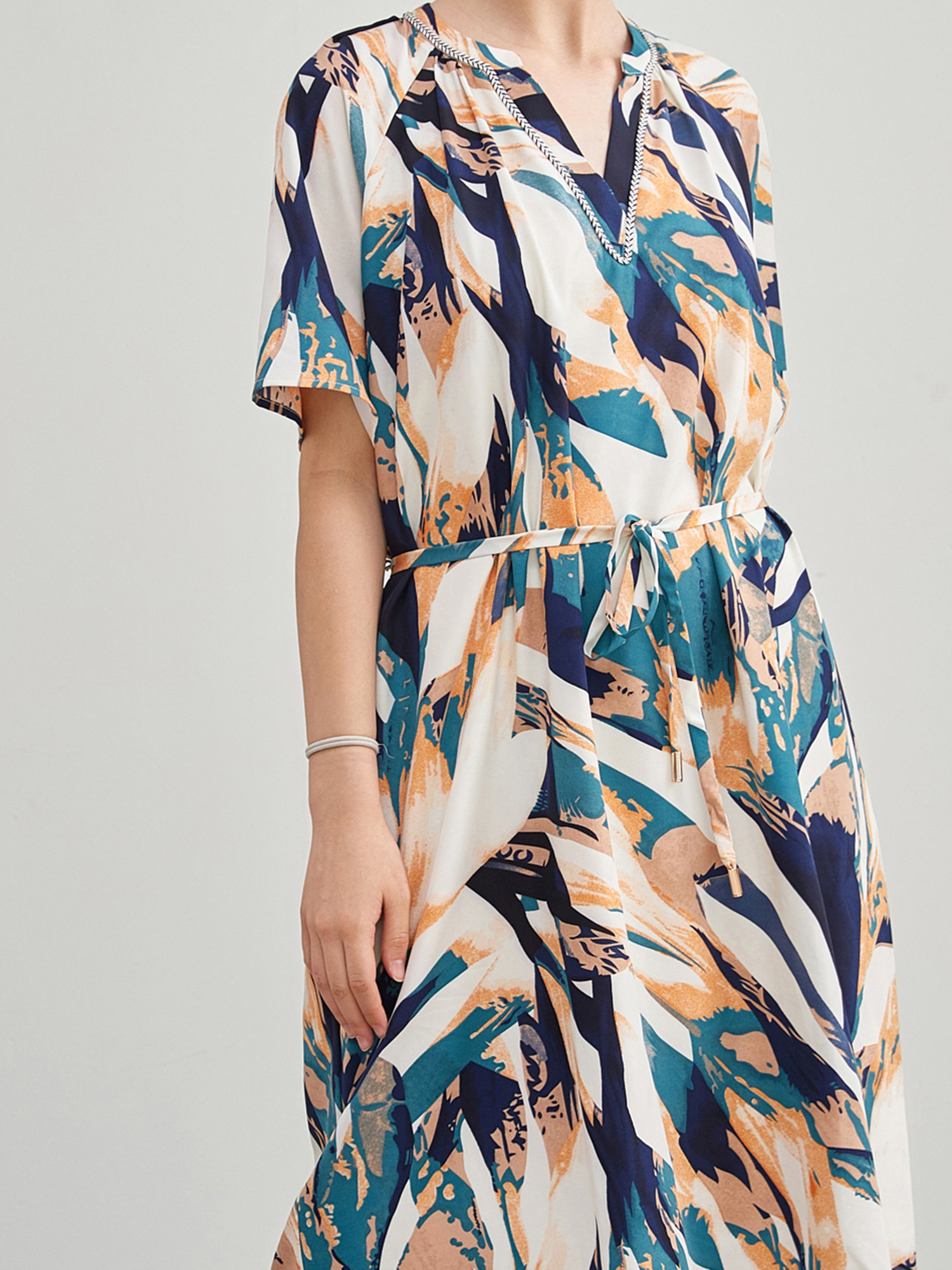 mi-tu 印花V領連身裙