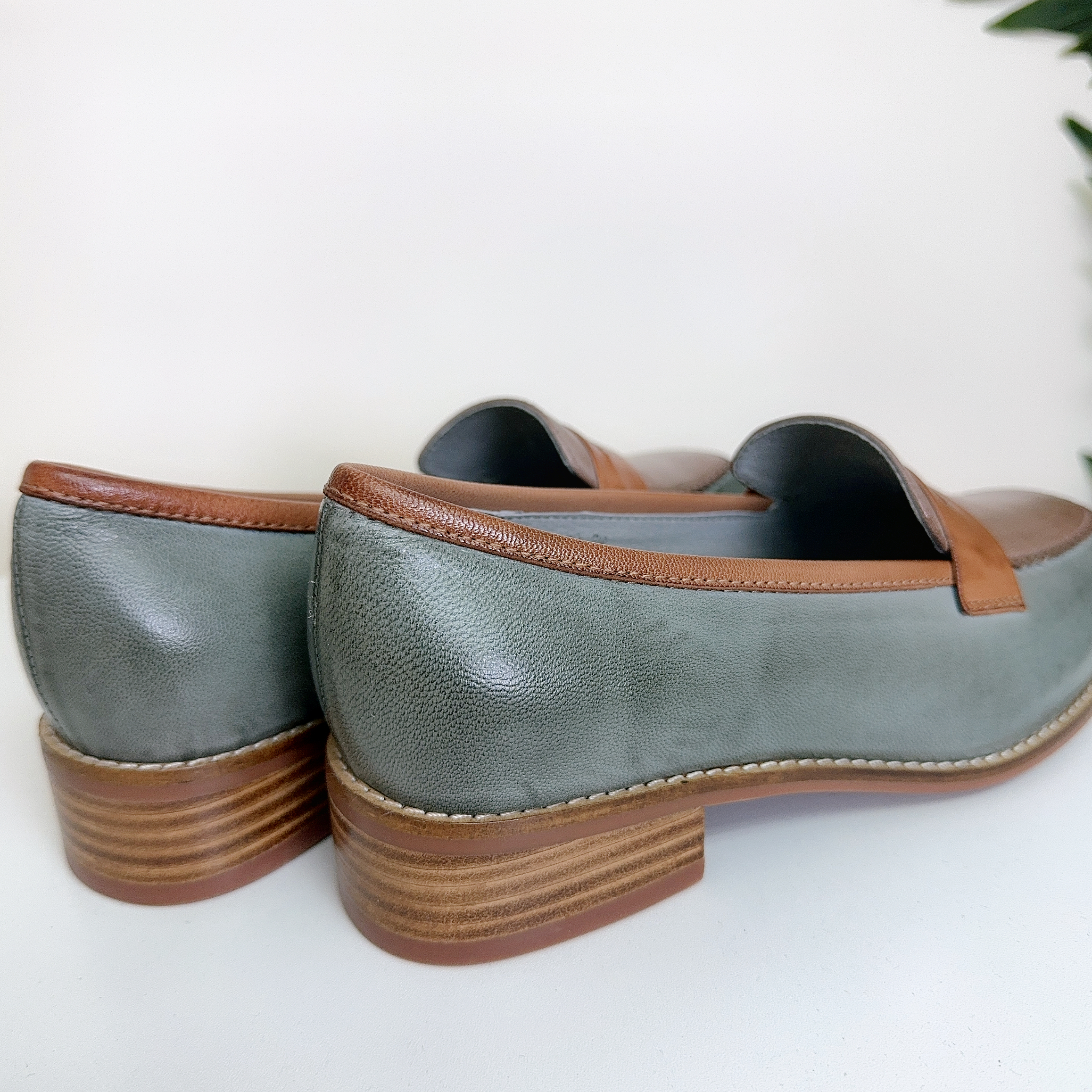 (D) 意大利羊皮通花邊小方頭鞋 (正常碼) (後高1吋) 728-69 #2803