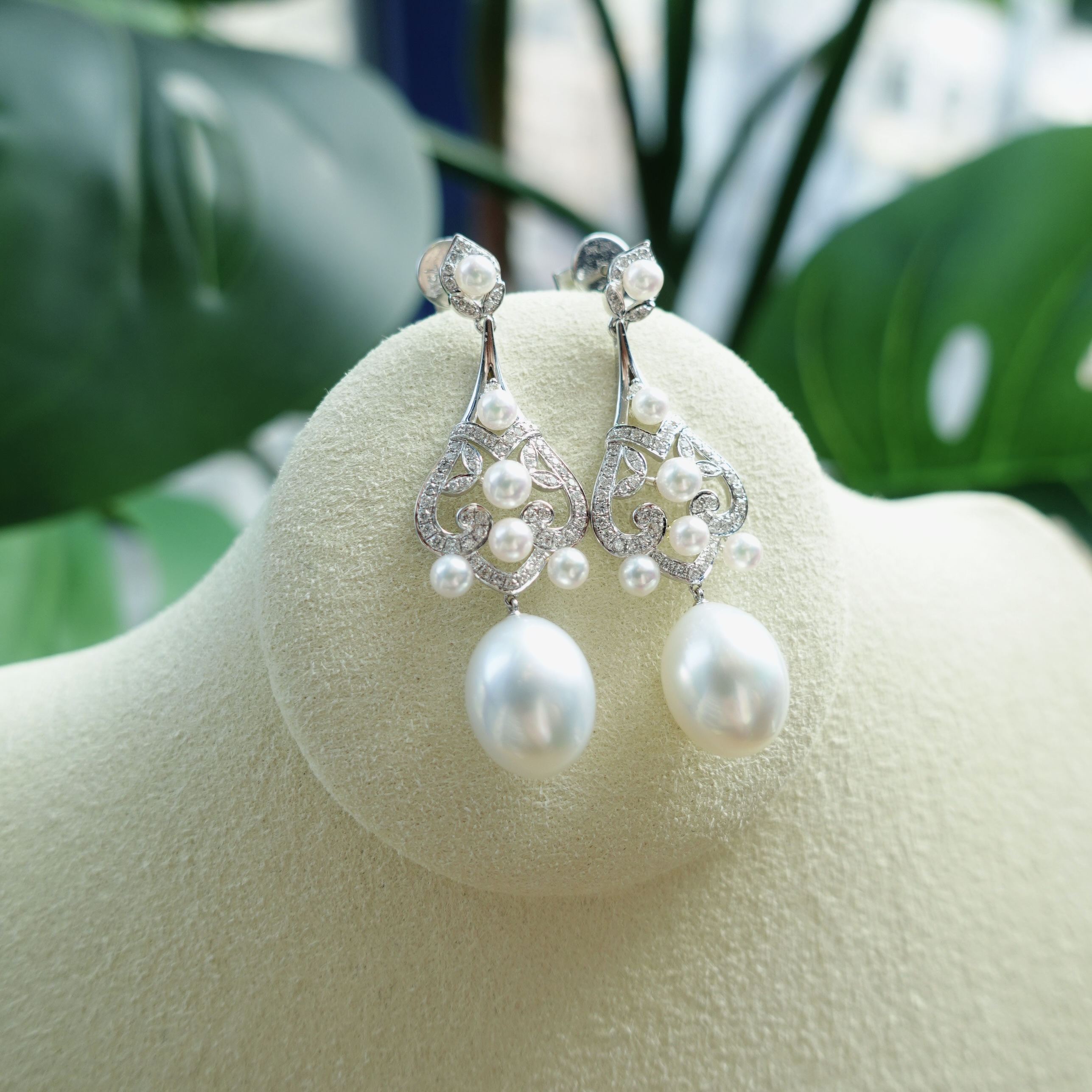 彩凜珠設計系列 - 18K金日本彩凜珠+南洋白珠鑽石套鍊/耳釘