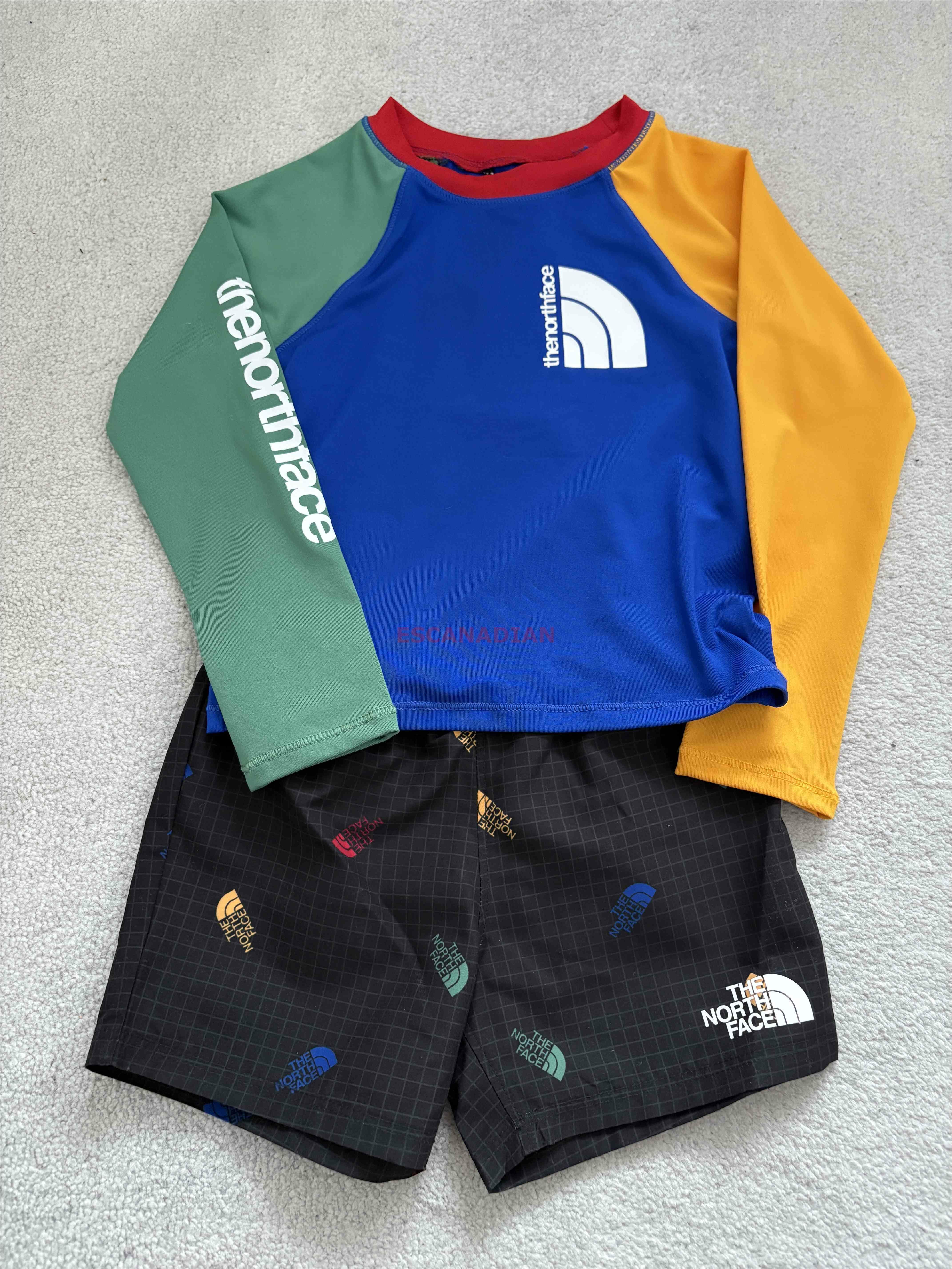 THE NORTH FACE 小童裝 機能型 快乾 防曬抗UV40 滿版 拚色 套裝組 (短褲 上衣)