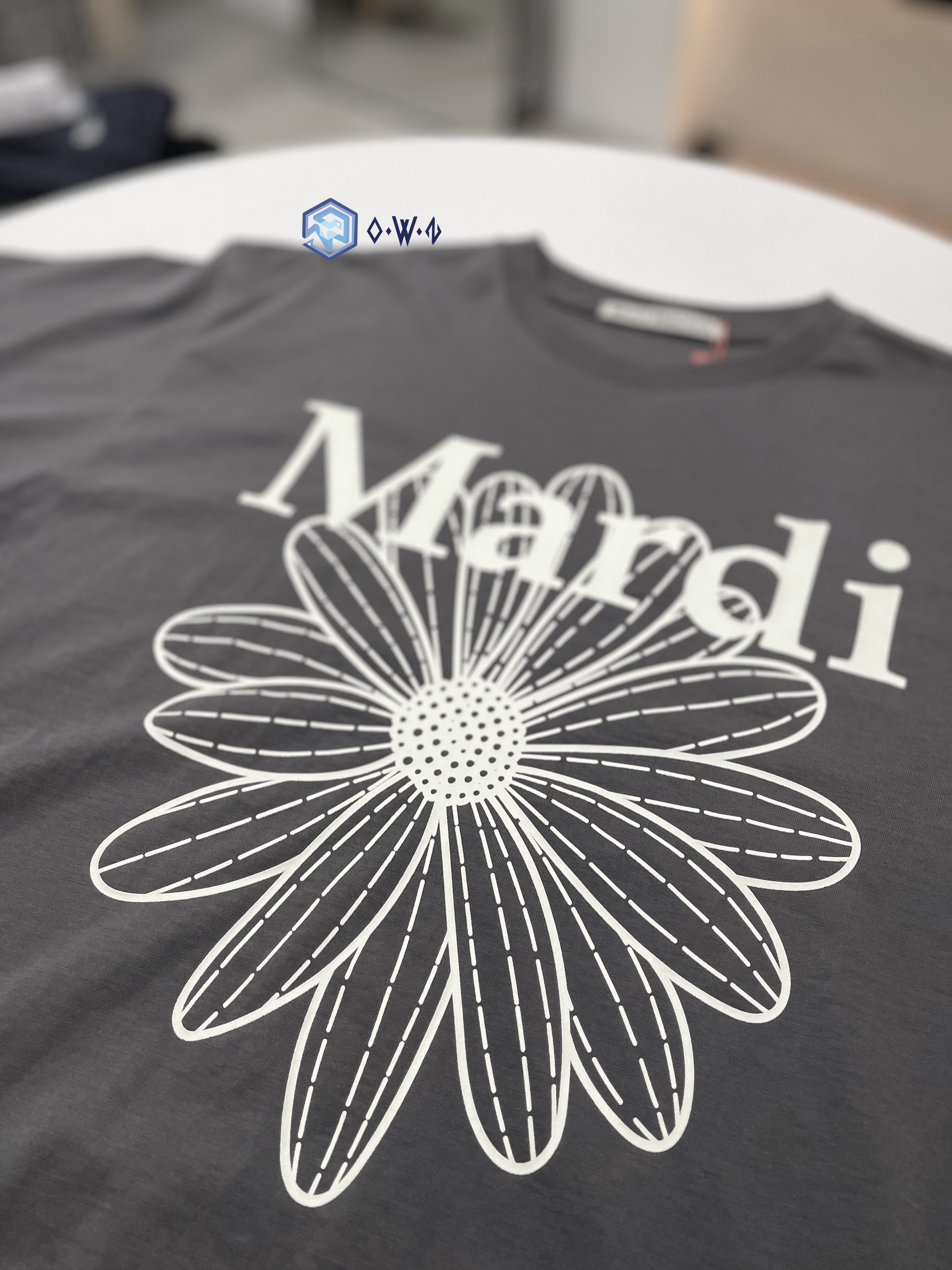 【OWN】Mardi Mercredi 短袖上衣 雛菊 花花 單一尺寸 深灰 MFK43JSS009CHIV