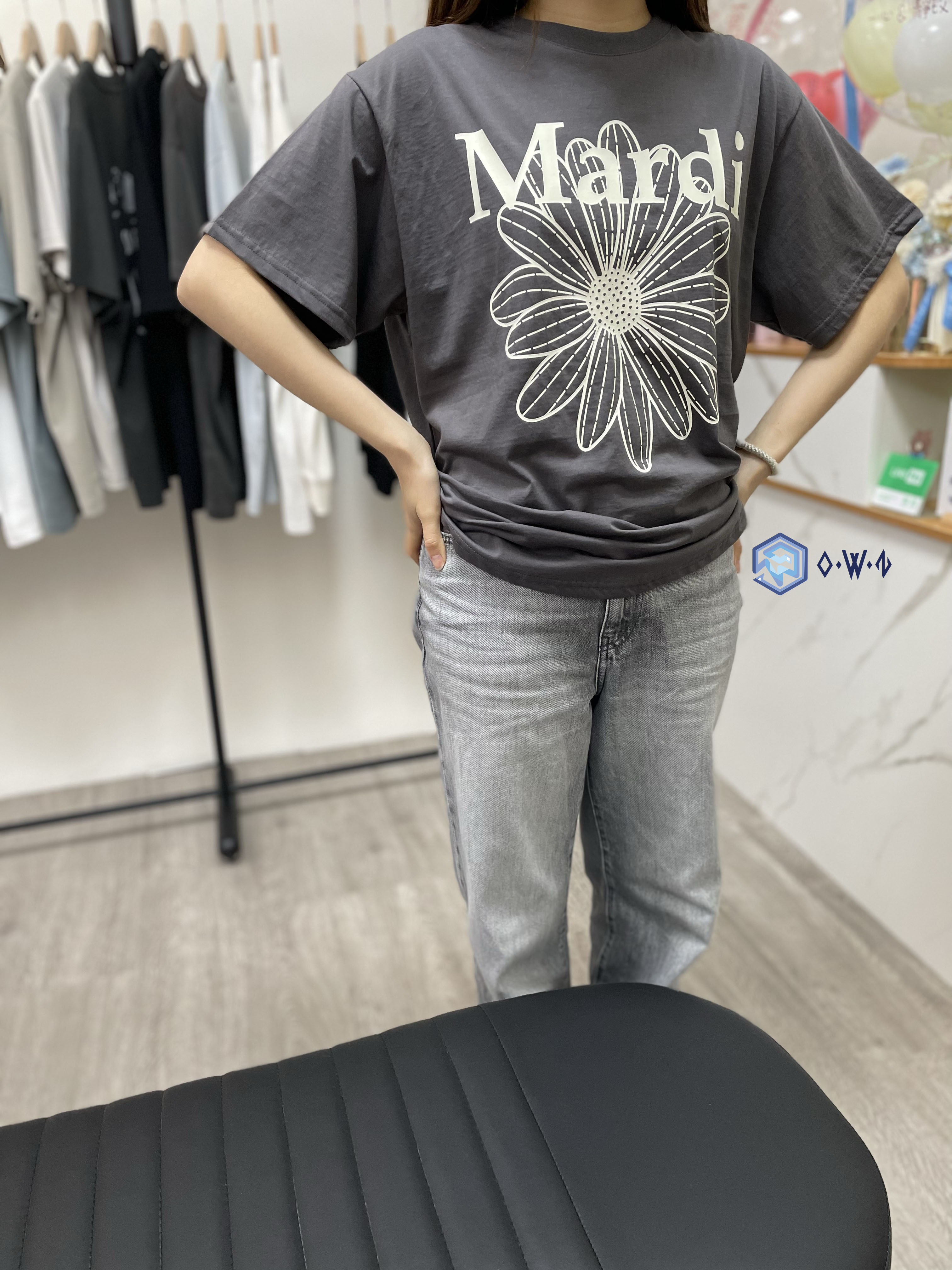 【OWN】Mardi Mercredi 短袖上衣 雛菊 花花 單一尺寸 深灰 MFK43JSS009CHIV