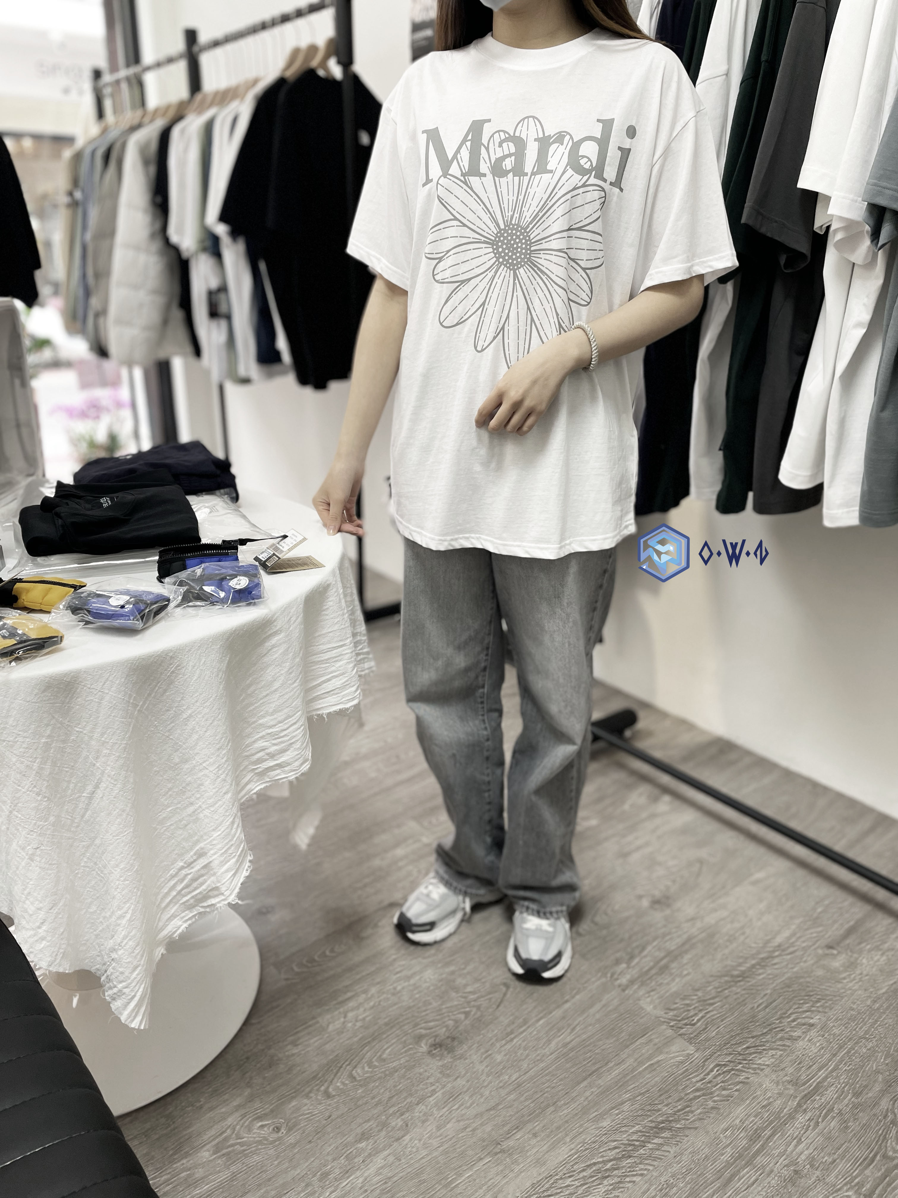 【OWN】Mardi Mercredi 短袖上衣 雛菊 經典款 花花 單一尺寸 白灰 WHITE LIGHTGREY MFK43JSS009WHLG