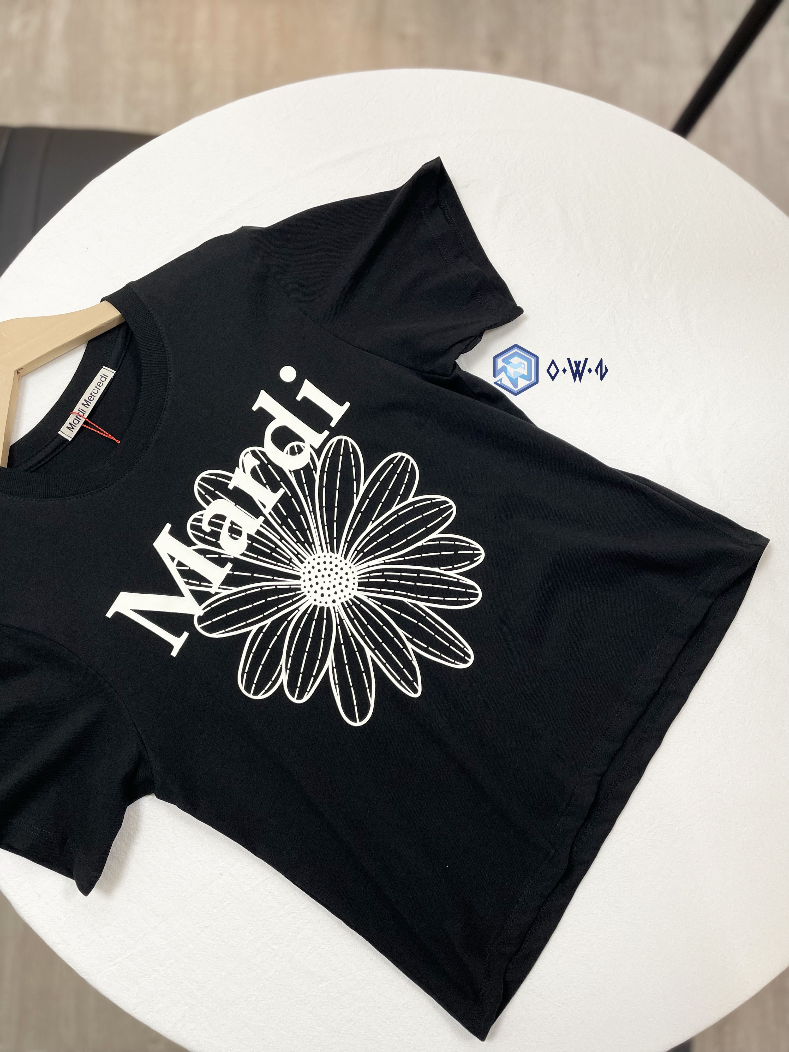【OWN】Mardi Mercredi 短袖上衣 雛菊 經典款 花花 單一尺寸 短版 黑 Black IVORY MFK43JSS0012BKIV
