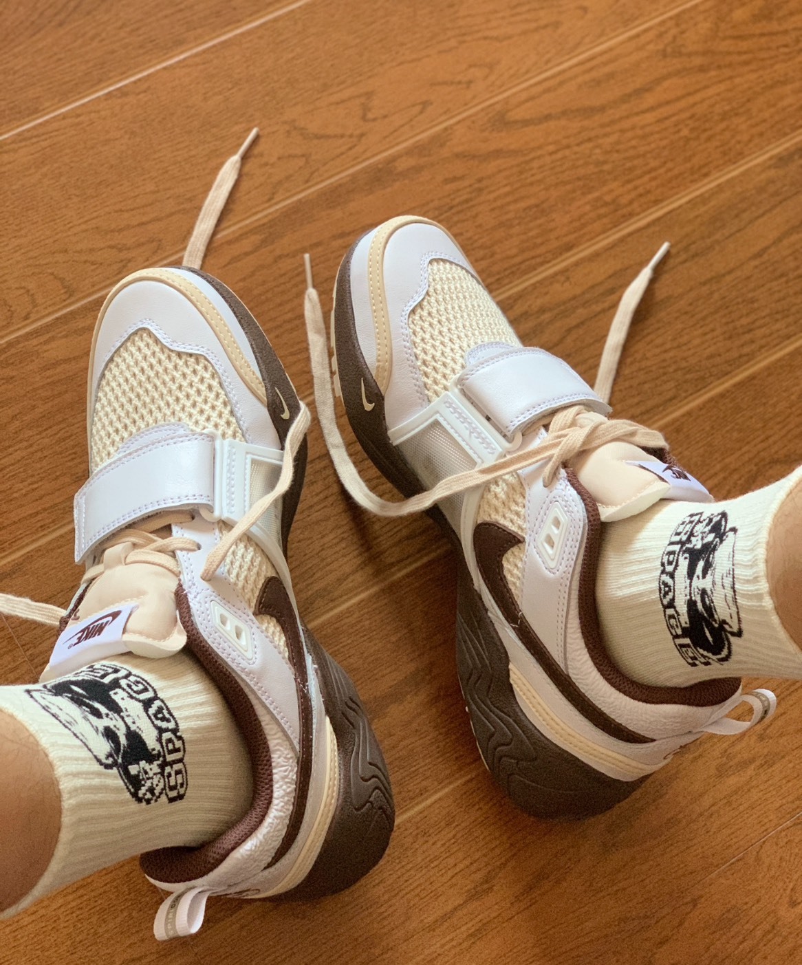 Travis Scott x Nike ZOOM Field JAXX 白巧配色 男女同款