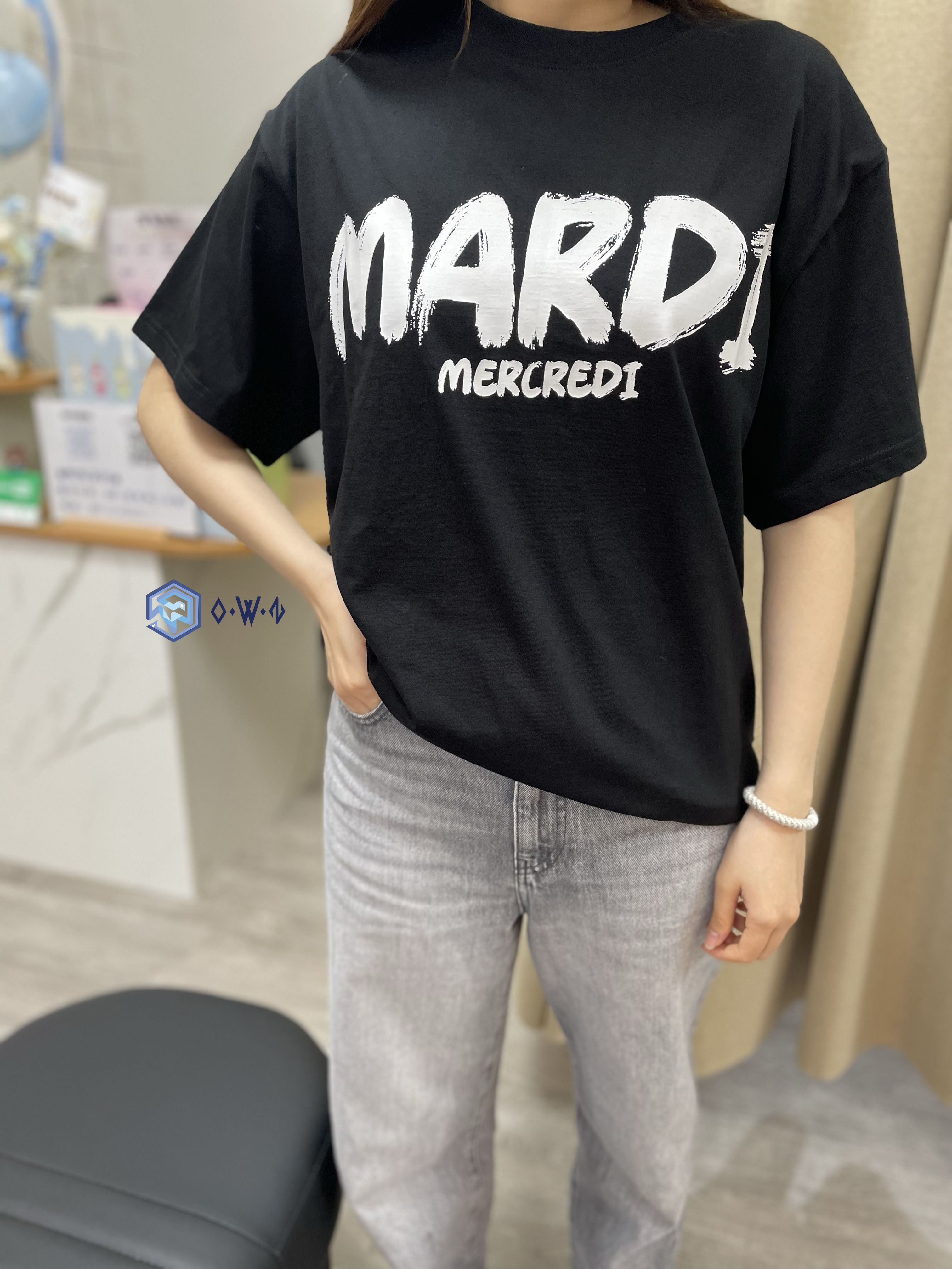 【OWN】Mardi Mercredi 短袖上衣 水墨 彩繪 字體 特殊款 單一尺寸 黑 白 MFK52JSS05IVBK MFK52JSS05BKWH