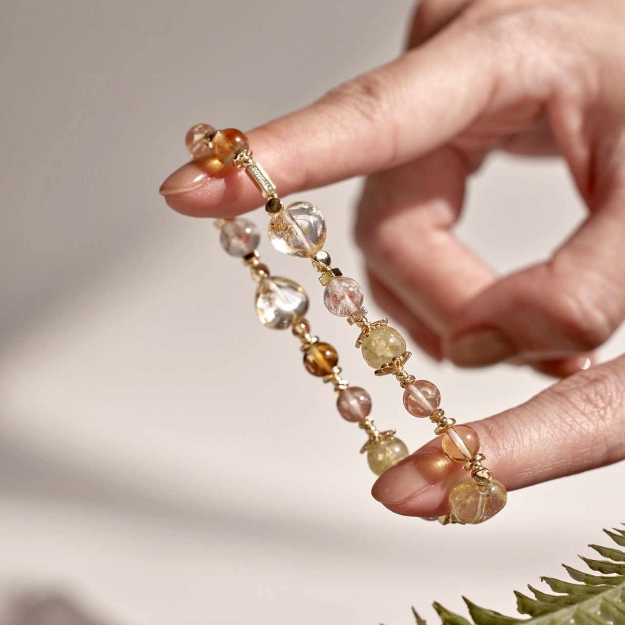 漂流的夢：黃托拍｜安德森｜黃金雲母｜錦鯉膠花｜金字塔黃水晶