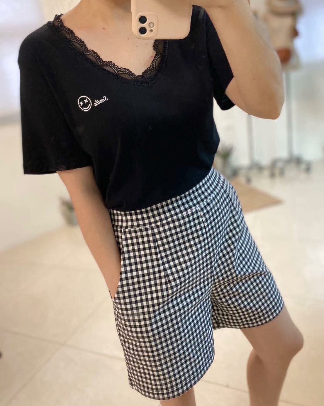 【顯瘦百搭的彈性格紋短褲】（現貨）