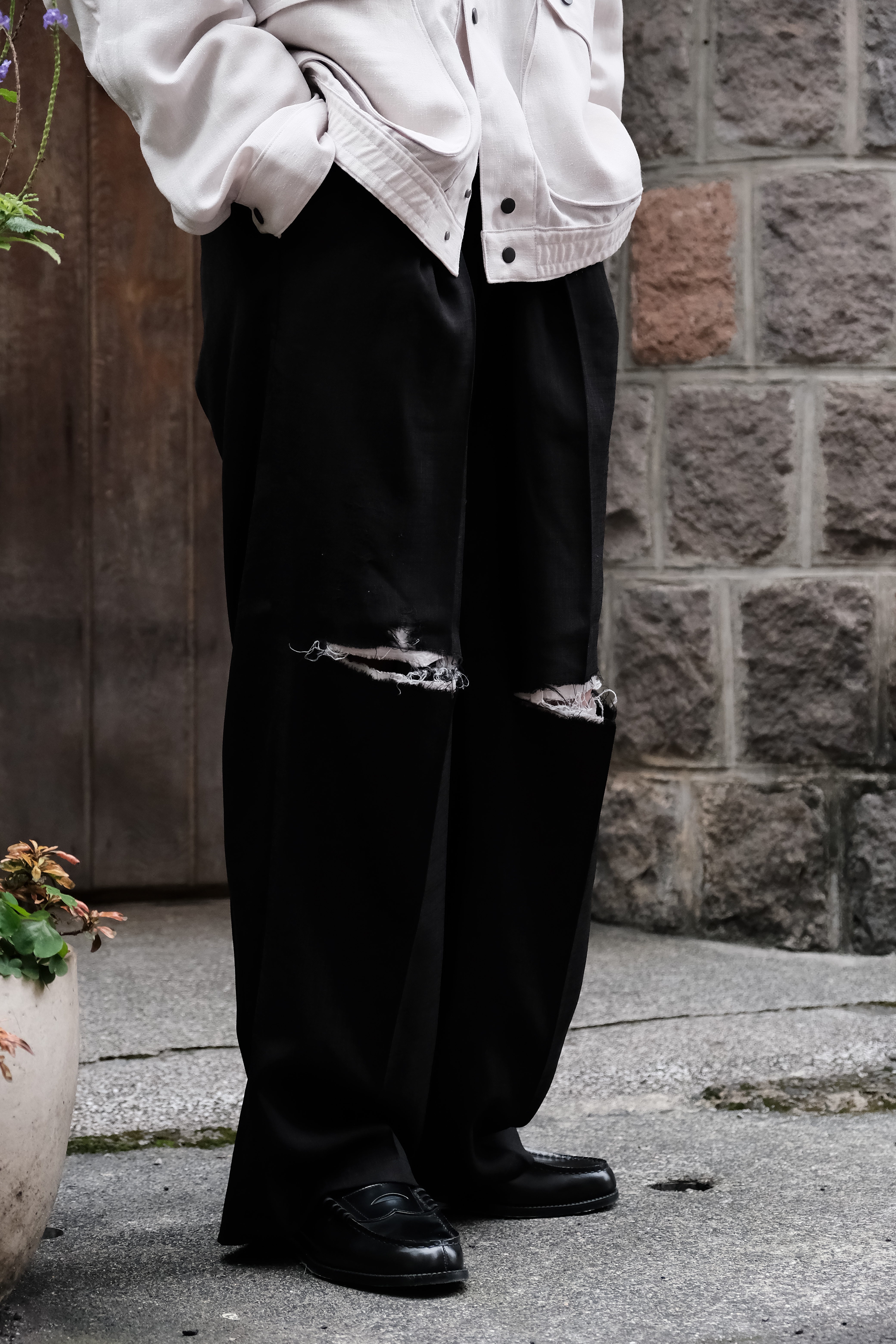 ANCELLM DAMAGE WOOL 2TUCK SLACKS サイズ1 ANCELLM - DAMAGE WOOL 2TUCK SLACKS / BLACK