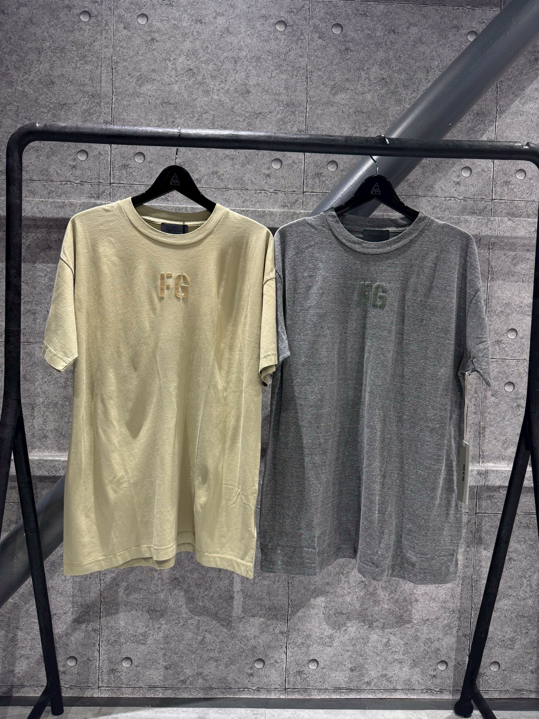 FEAR OF GOD 第七季 植絨FG Logo 短袖 T