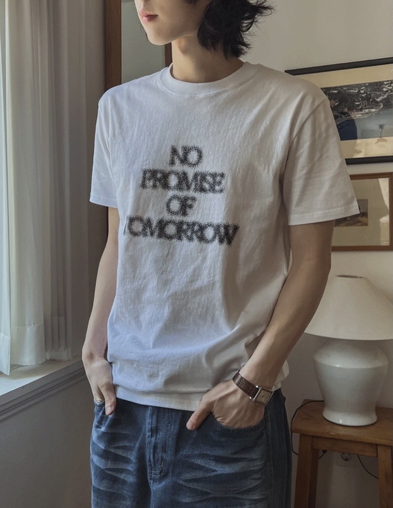 明日肌肉貼合短T