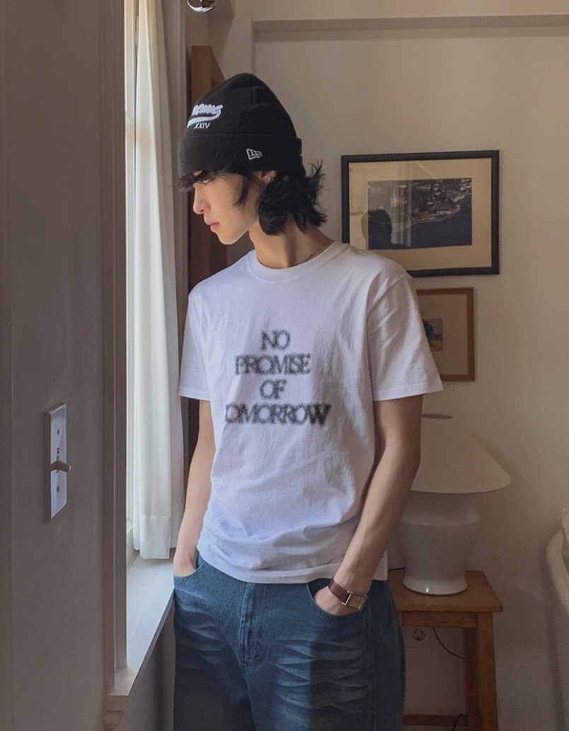 明日肌肉貼合短T