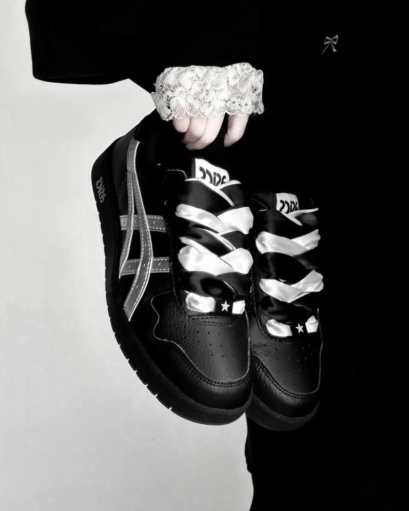 【訂製鞋款】 Asics Japan S 黑色 復古 荔枝紋 皮革 板鞋 雙鞋帶 黑銀 銀黑騎士 1203A033-001