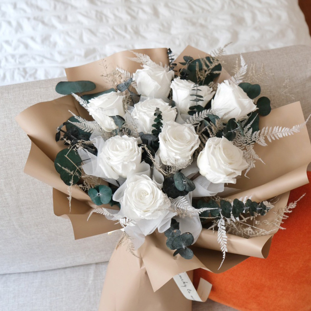 頂級厄瓜多白玫瑰永生花花束 / 9朵奶茶色包裝