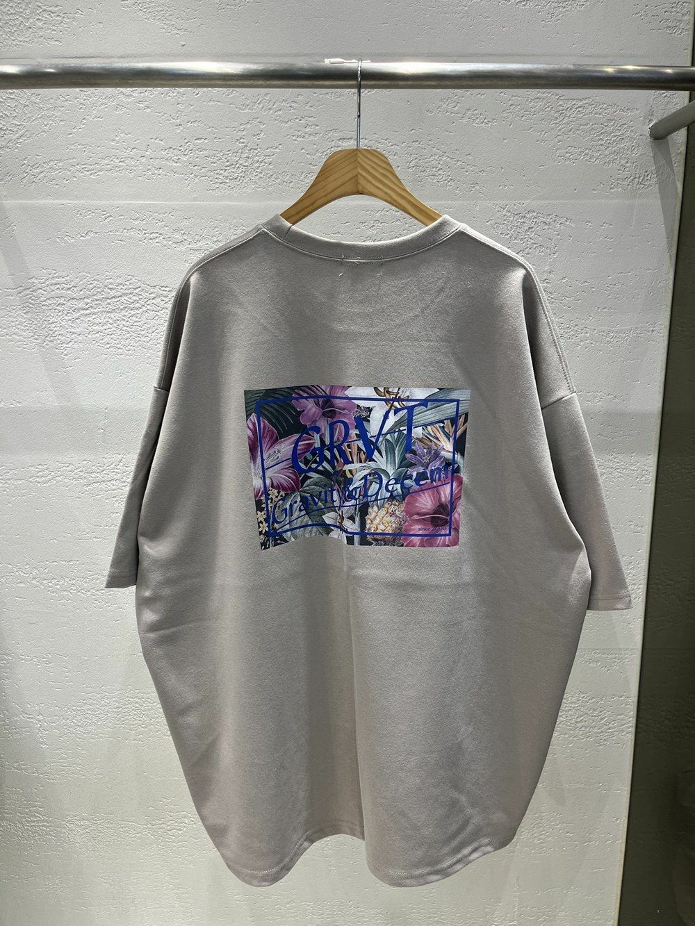 英文字圖案短袖Tee 10.GVTY-0204T