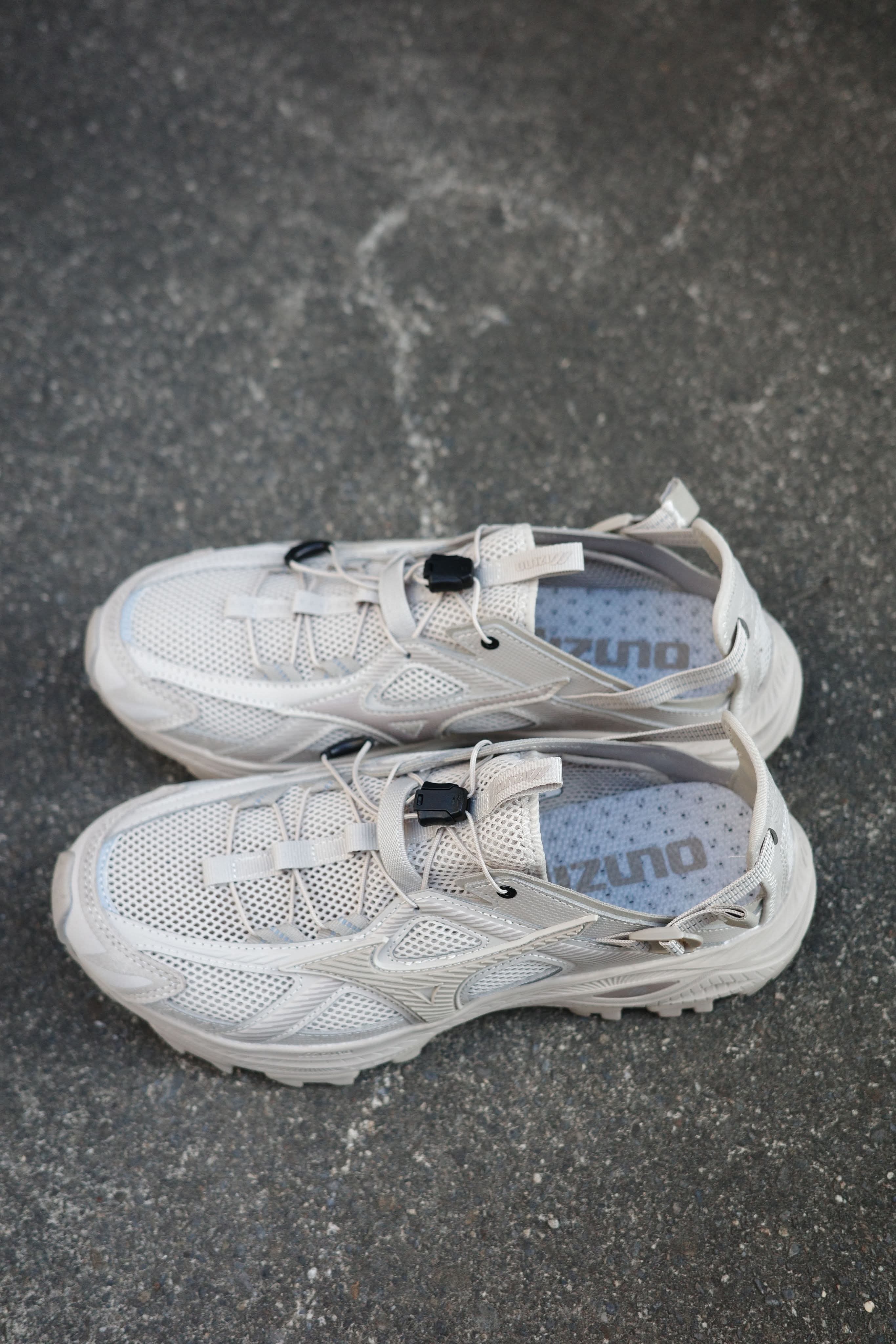 MIZUNO RACER TRAIL SE  奶茶灰 米灰 羽毛灰 溯溪鞋 涼鞋 透氣 男女鞋 D1GH241905 / 預購