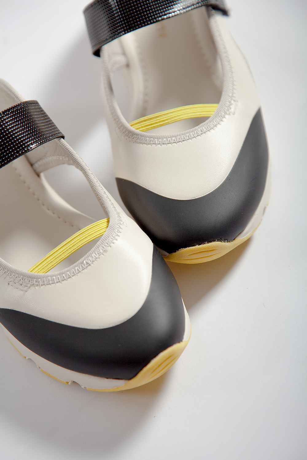 MJ Casual Plus 個性配色前包後空休閒鞋