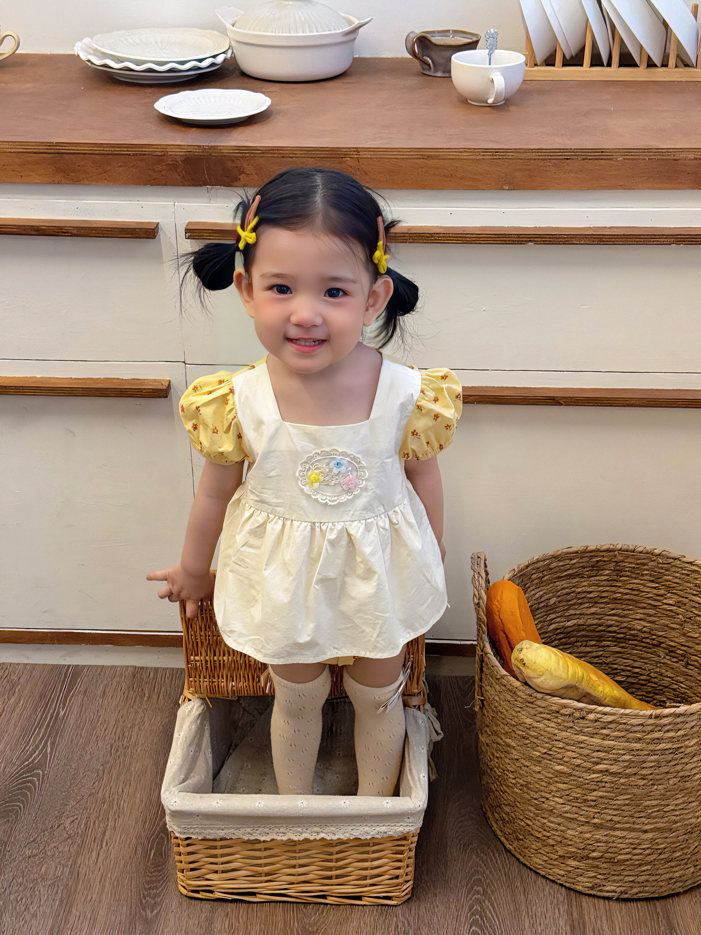 假兩件蕾絲小花包屁衣