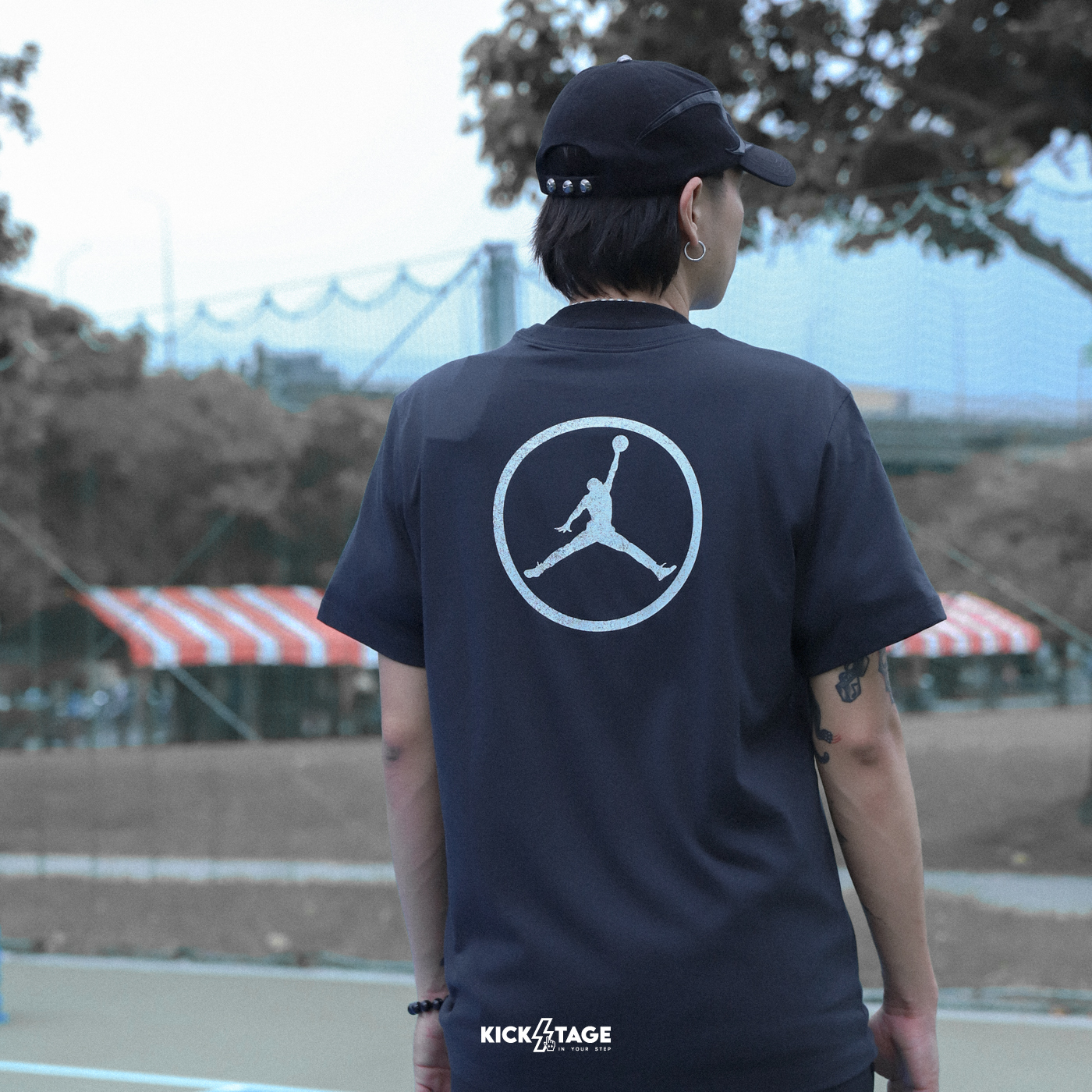 男款 NIKE JORDAN BRAND TEE 黑色 賽車 喬丹 印花LOGO 休閒 短袖 運動短T【IB7352-045】