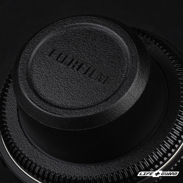 FUJIFILM GF 1.4X TC WR 望遠增倍鏡頭貼膜展示圖，LIFE+GUARD 黑色砂紋風格