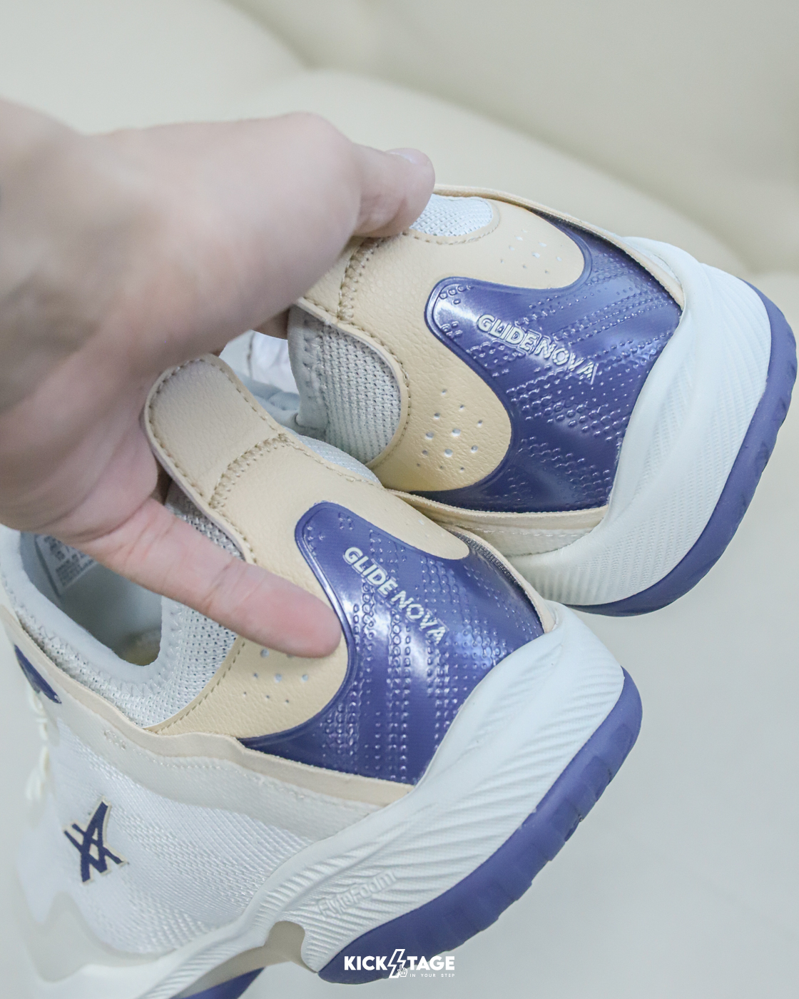 ASICS GLIDE NOVA FF 3 燕麥色包覆吸震回彈運動籃球鞋【1063A103